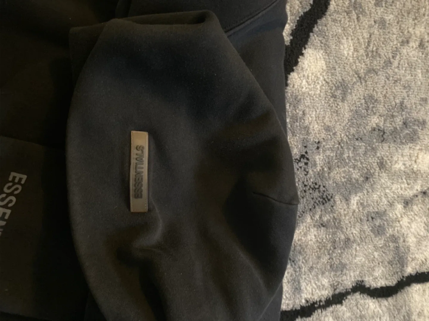 Essentials Fear of God Black Hoodie image indicator(3)