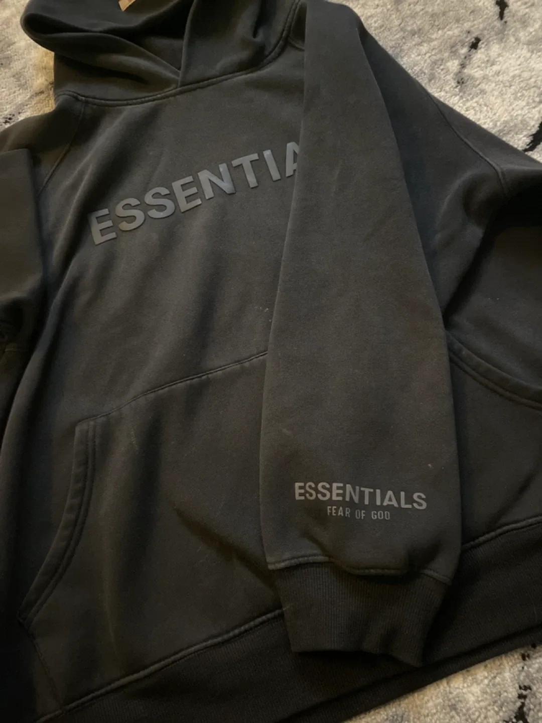 Essentials Fear of God Black Hoodie image indicator(2)