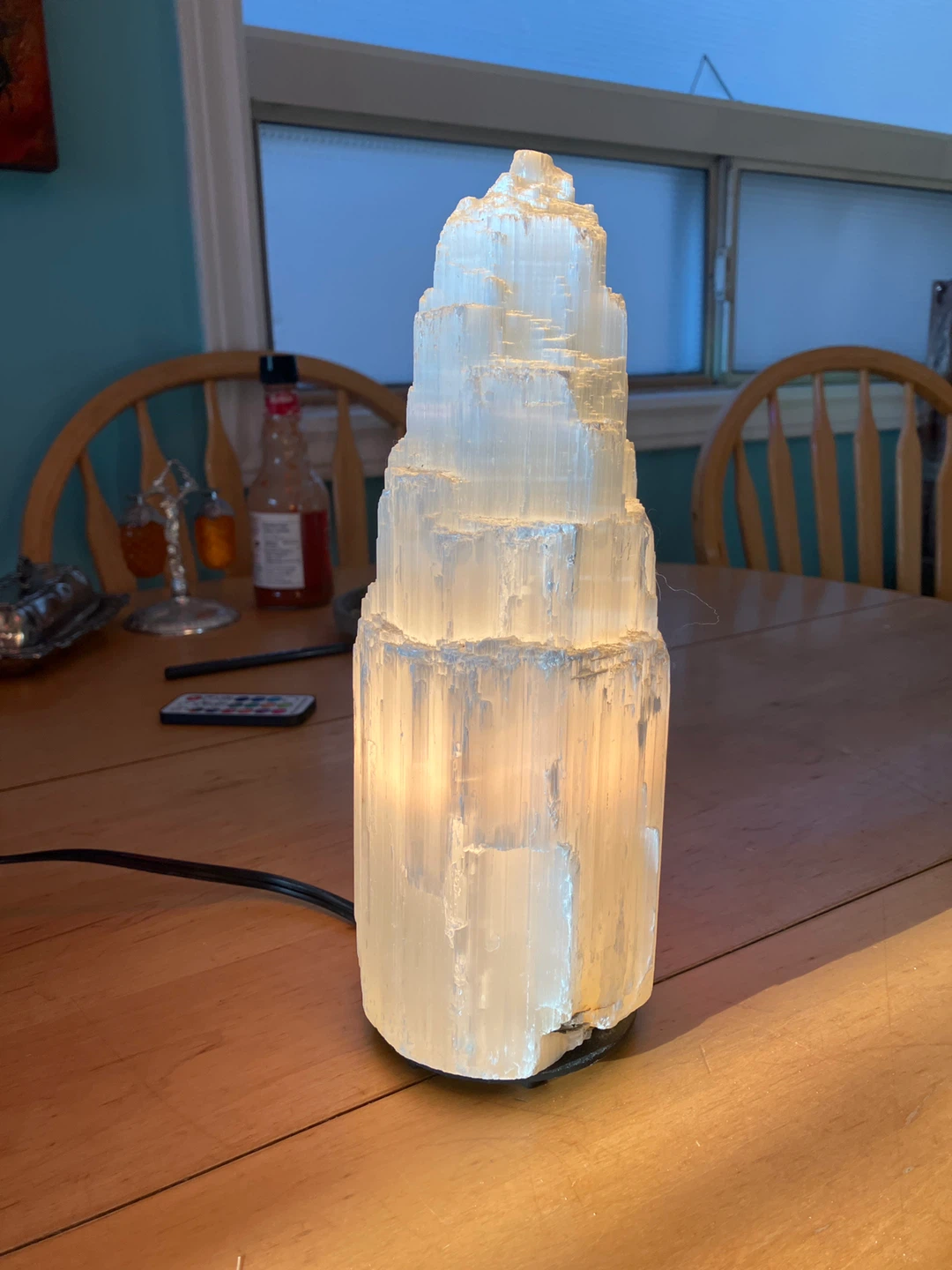 Selenite table lamp with dimmer
