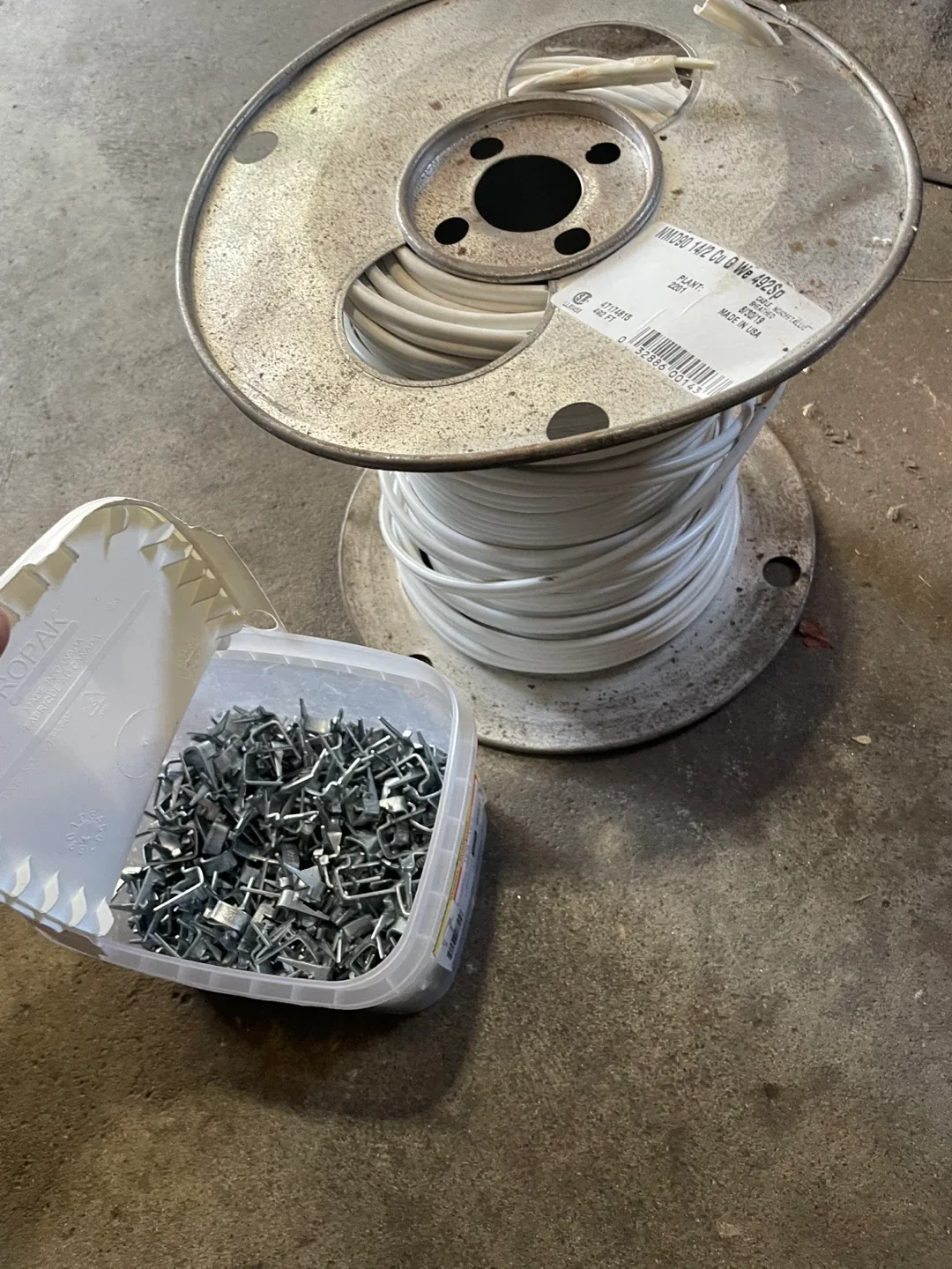 Electric cable wires, pins thumbnail