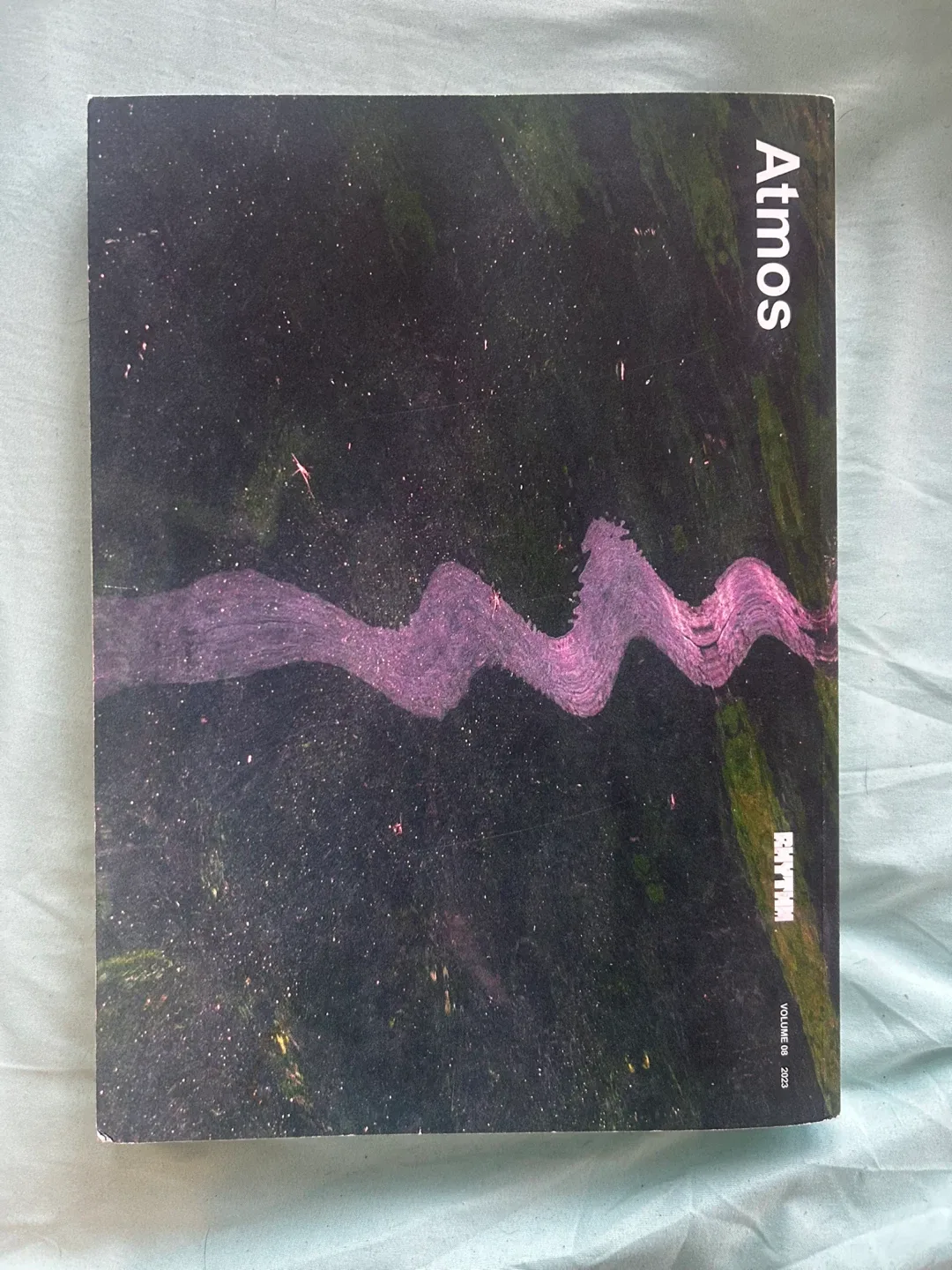 Atmos Volume 08 Cover 01 image indicator(2)