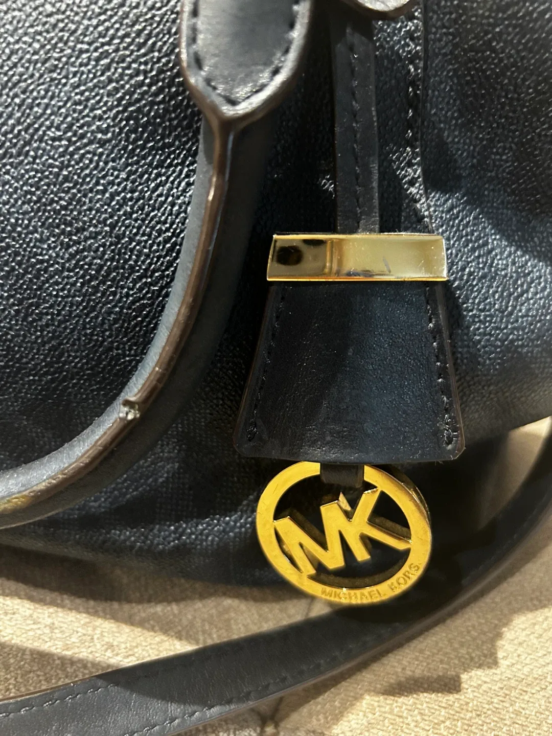 Michael Kors Leather Handbag image indicator(3)