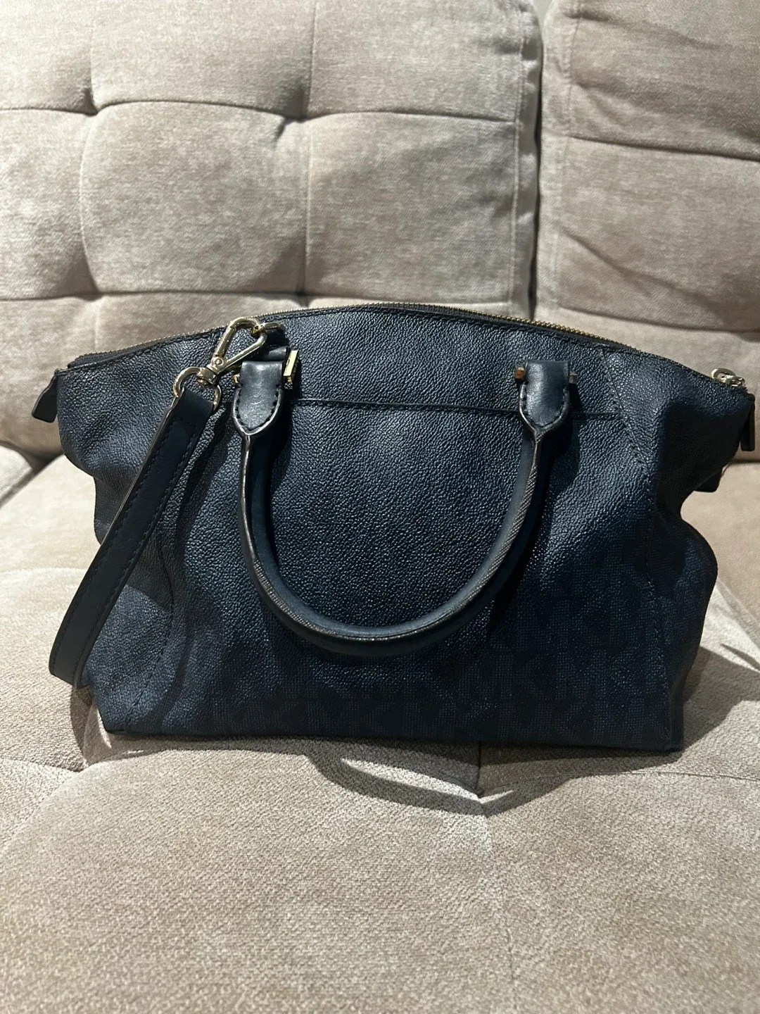 Michael Kors Leather Handbag image indicator(2)