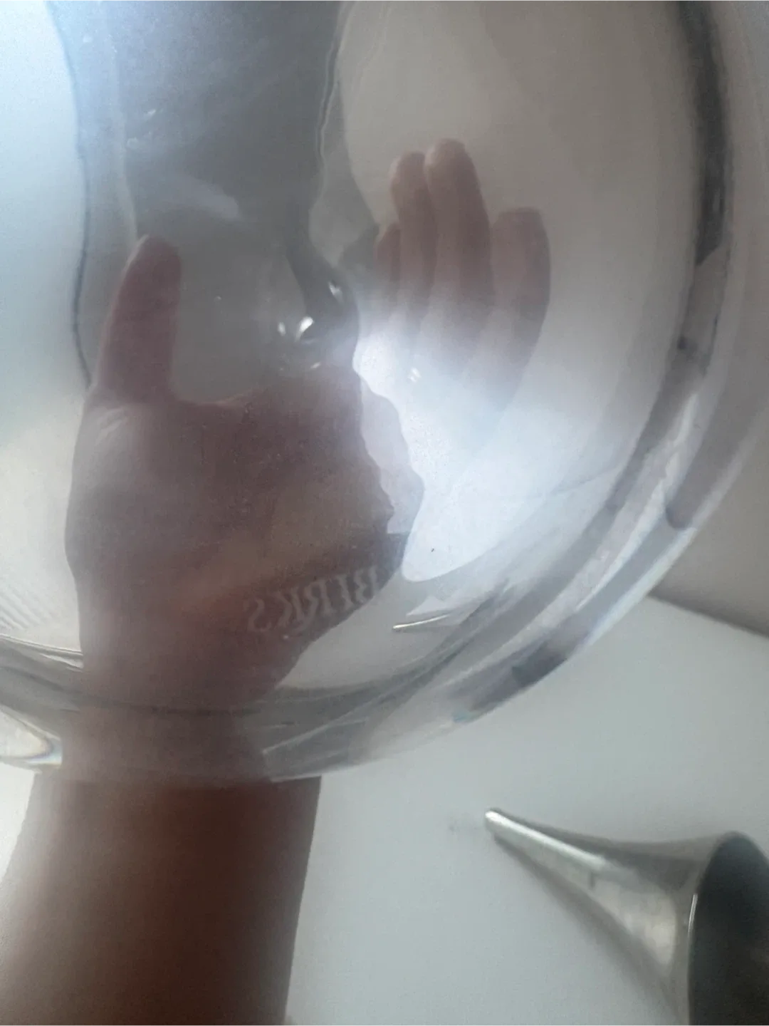 Birks Decanter with Aerator image indicator(4)