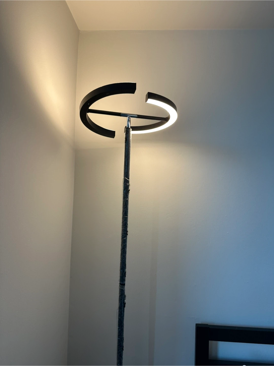 Modern LED Split Floor Lamp - photo 3