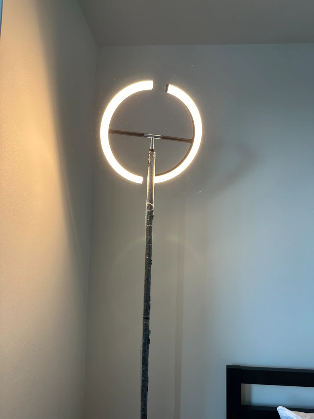 Modern LED Split Floor Lamp - photo 2
