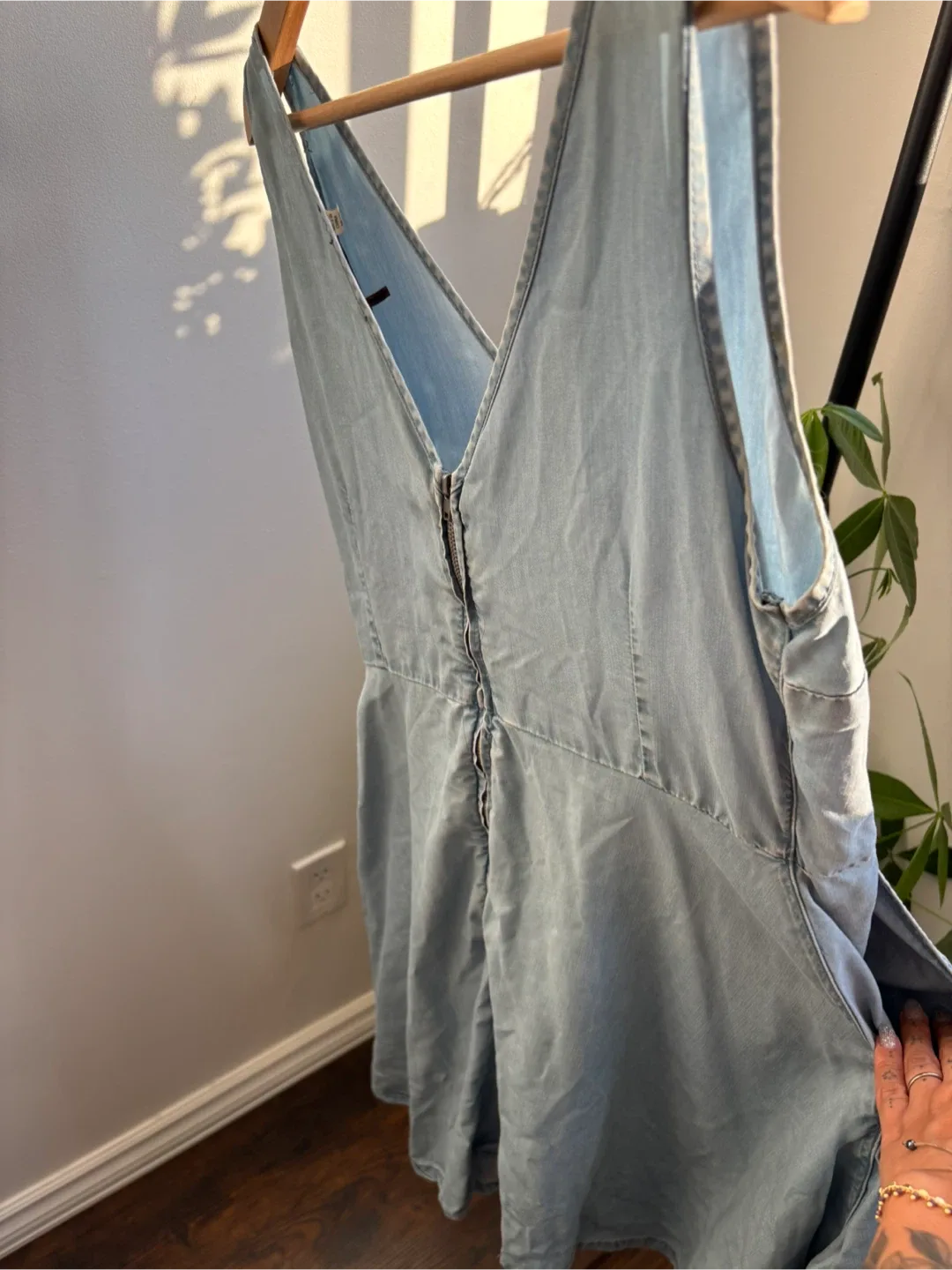 Dex Light Wash Denim Dress - Size M/M image indicator(3)