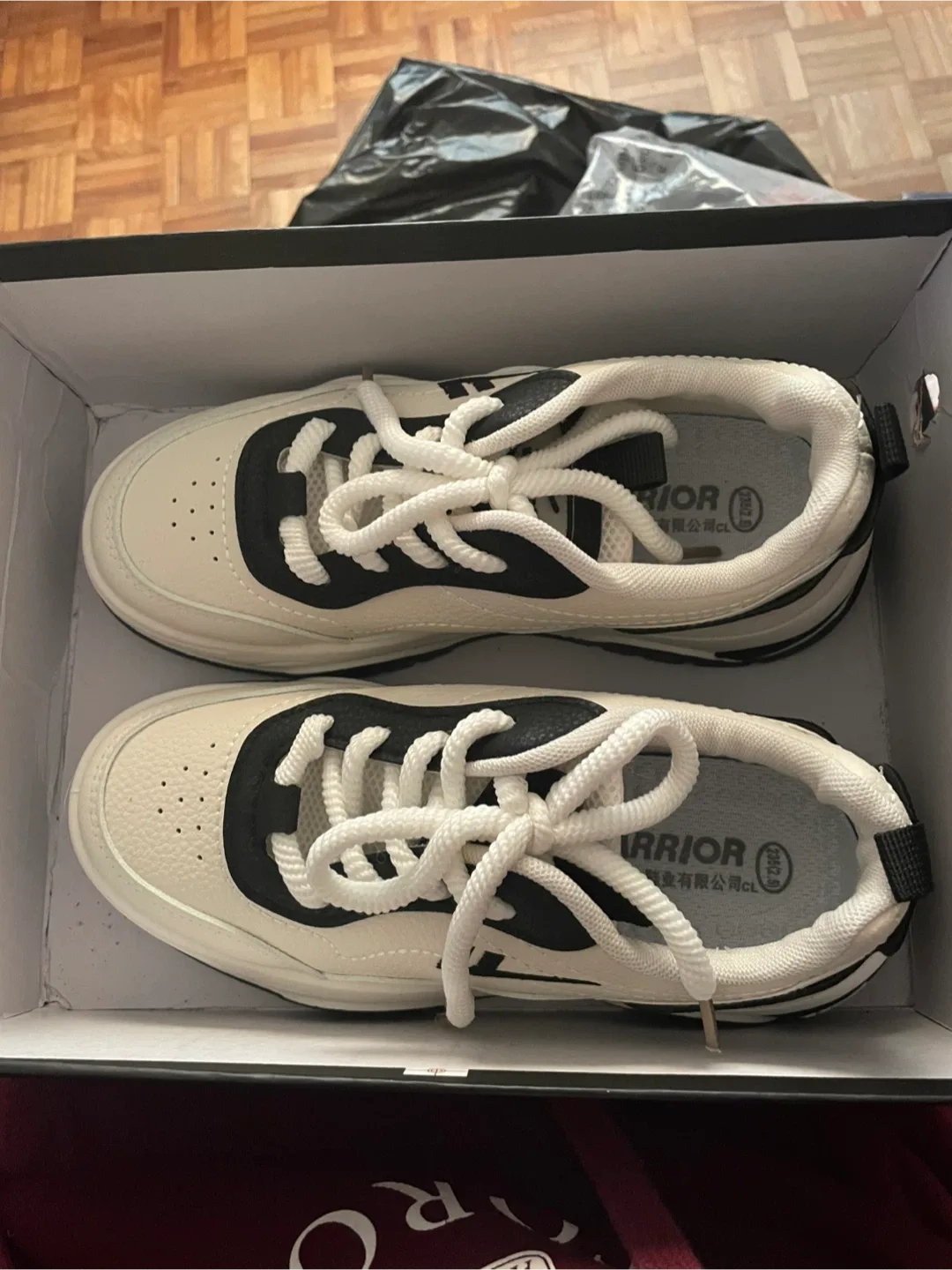 Warrior Cream & Black Sneakers, Size 235 (US 6) thumbnail