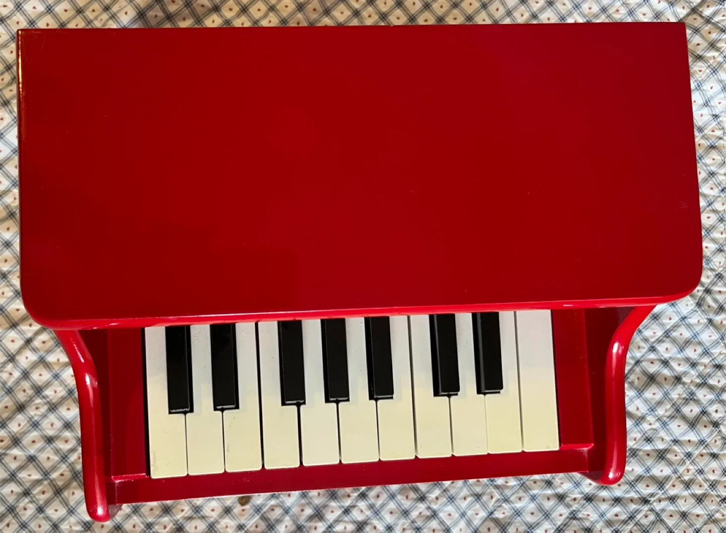 Schylling Red Piano image indicator(2)