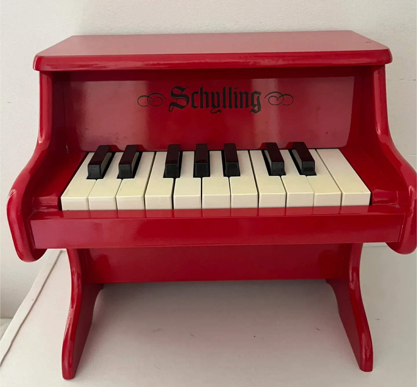 Schylling Red Piano image indicator(4)