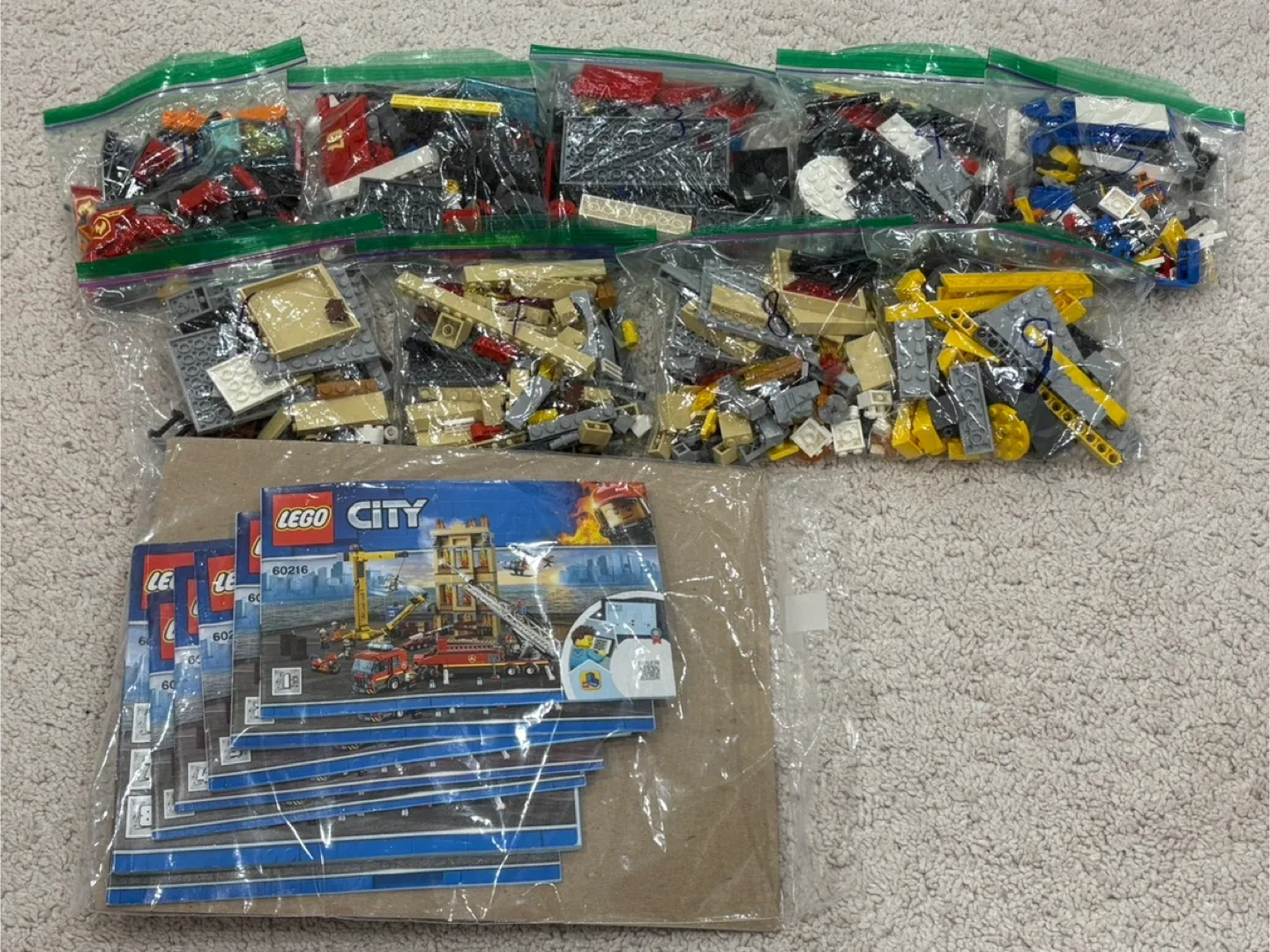 LEGO City 60216 Downtown Fire Brigade image indicator(3)