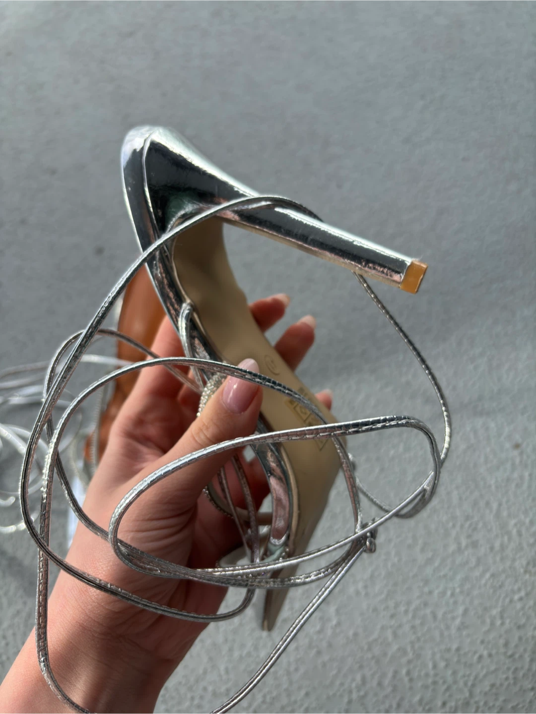 Silver Heels size 10 - photo 3