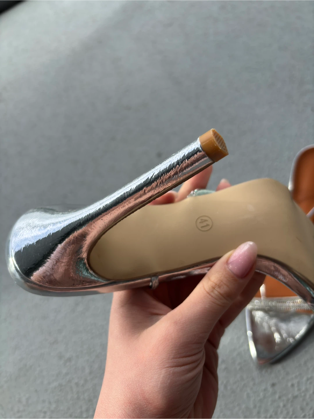 Silver Heels size 10 - photo 2