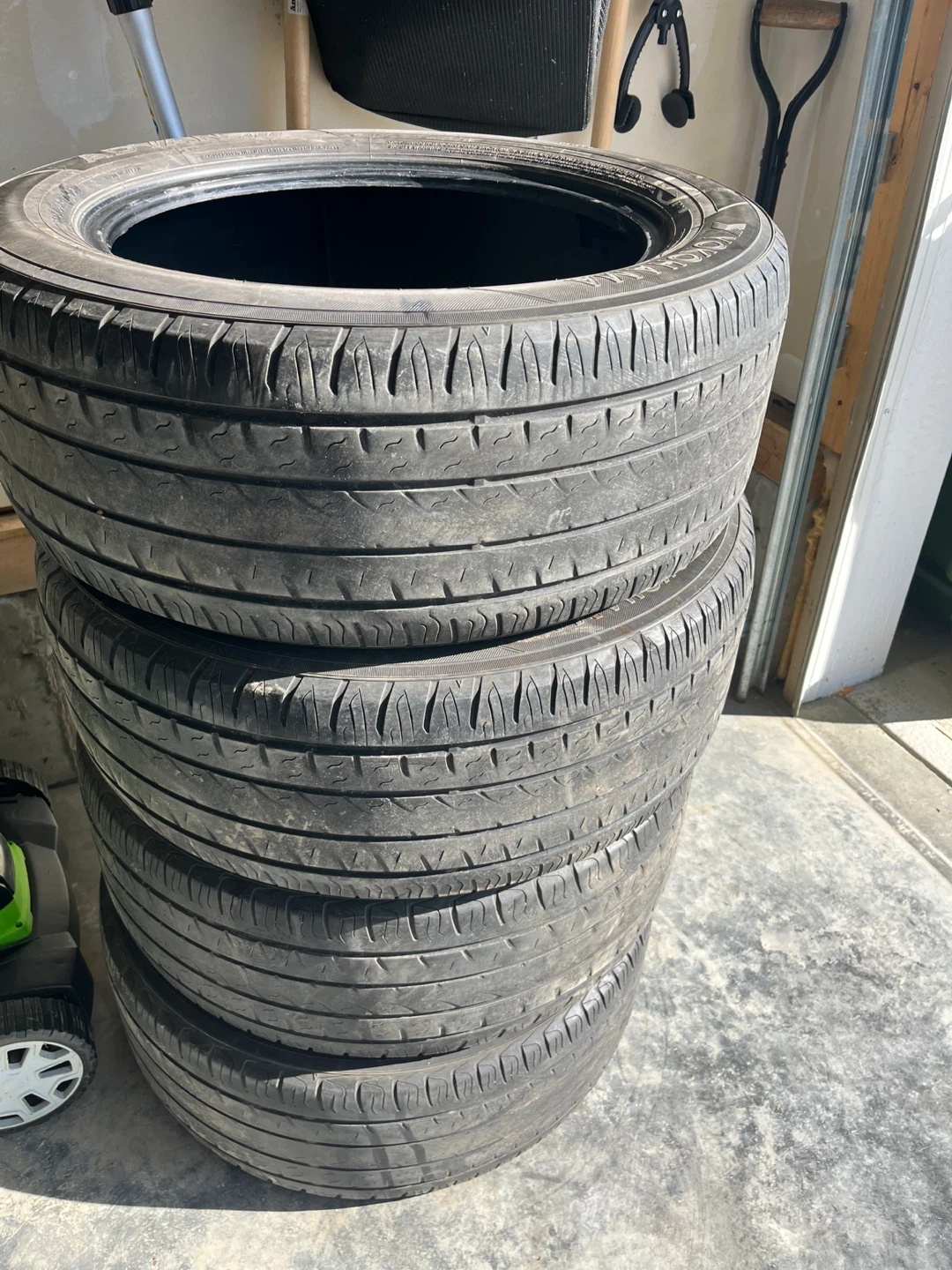 Yokohama Advan Tires - P225/55R17 95V