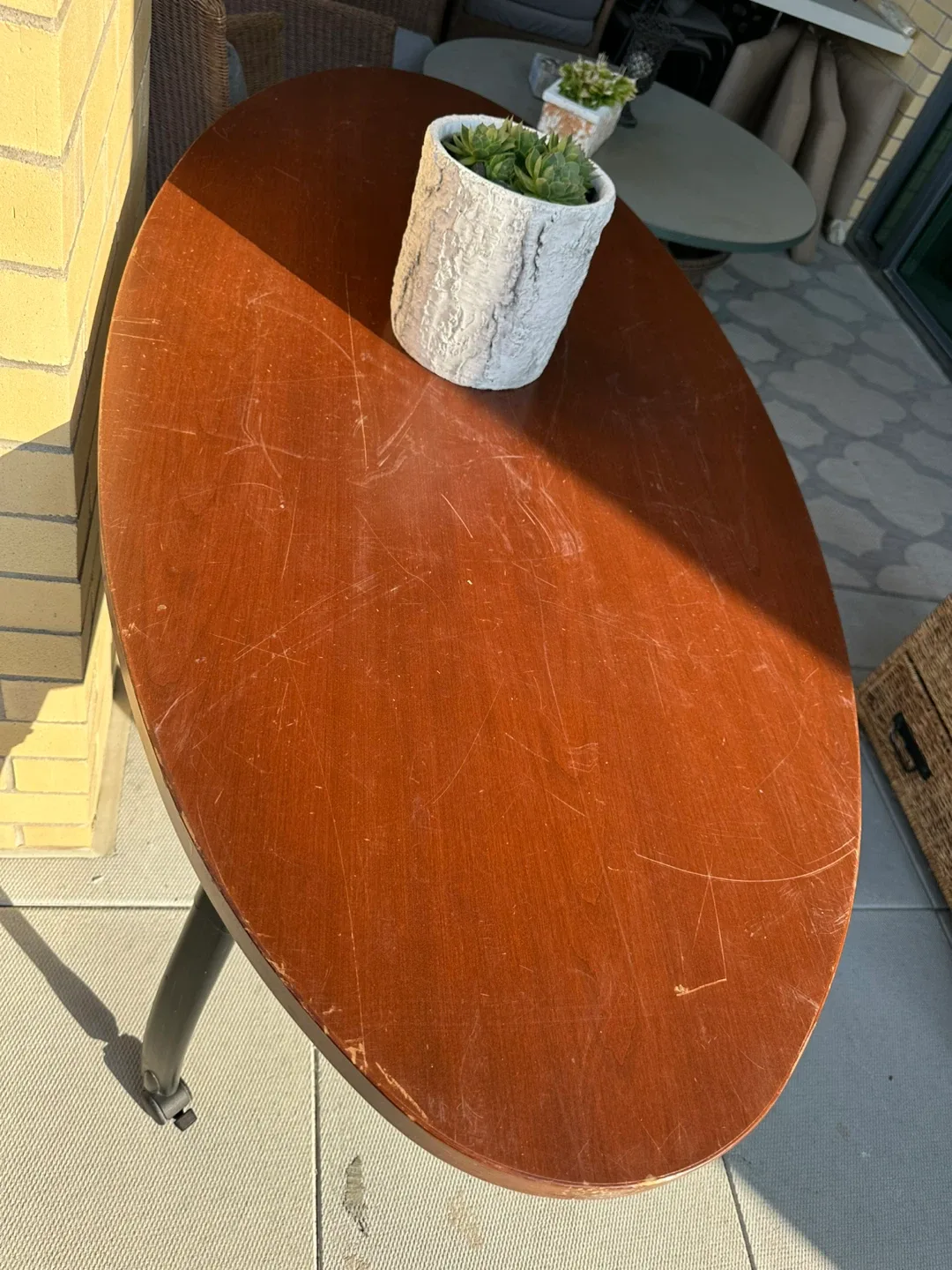 Round Wooden Table with Adjustable Height image indicator(6)