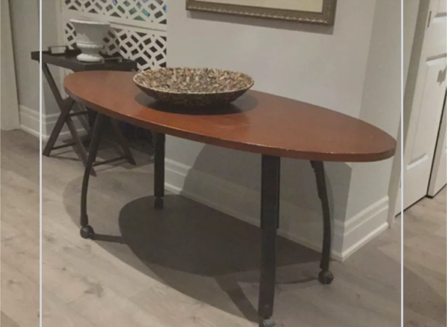 Round Wooden Table with Adjustable Height image indicator(7)