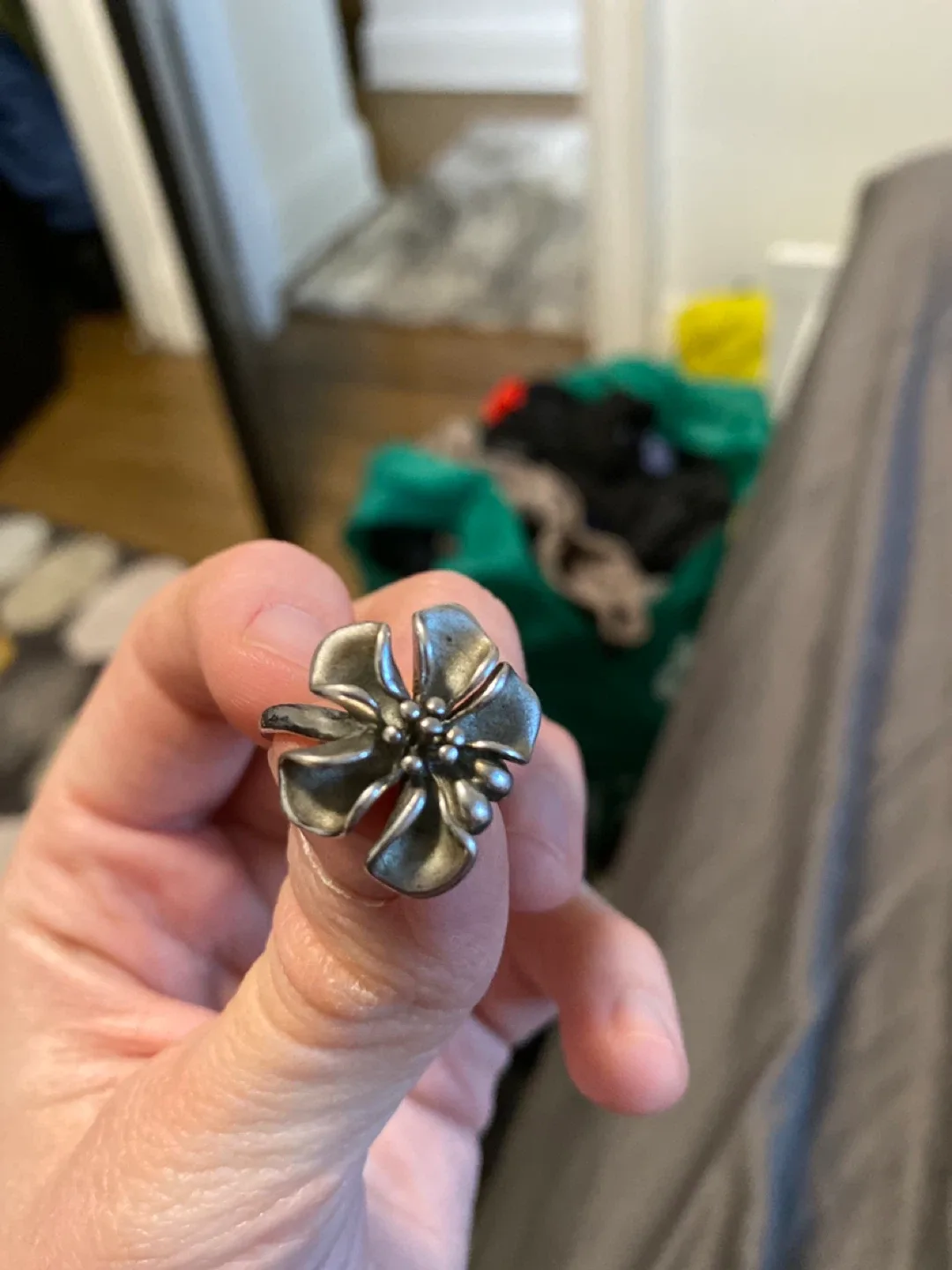 Sterling Silver Flower Ring image indicator(2)