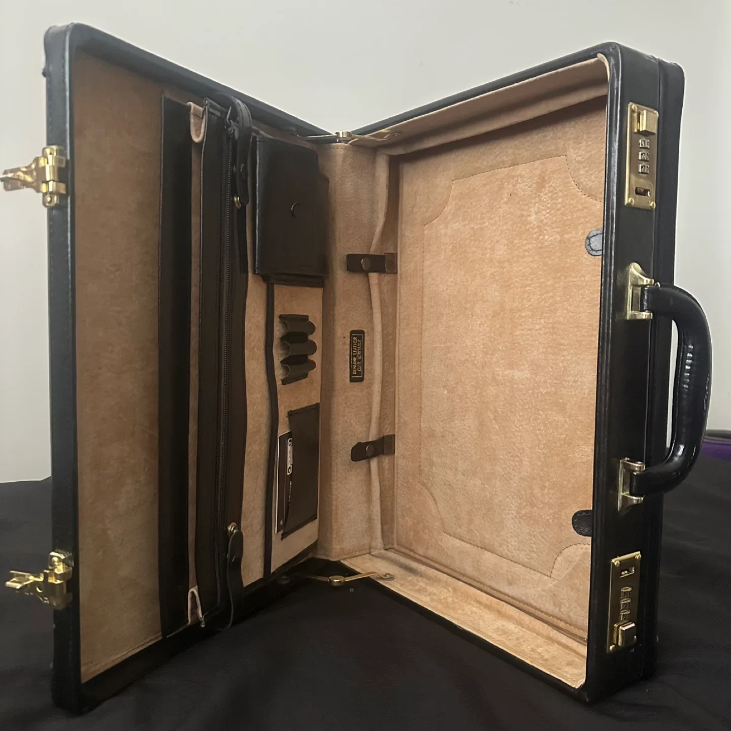 Vintage Black Leather Briefcase image indicator(2)