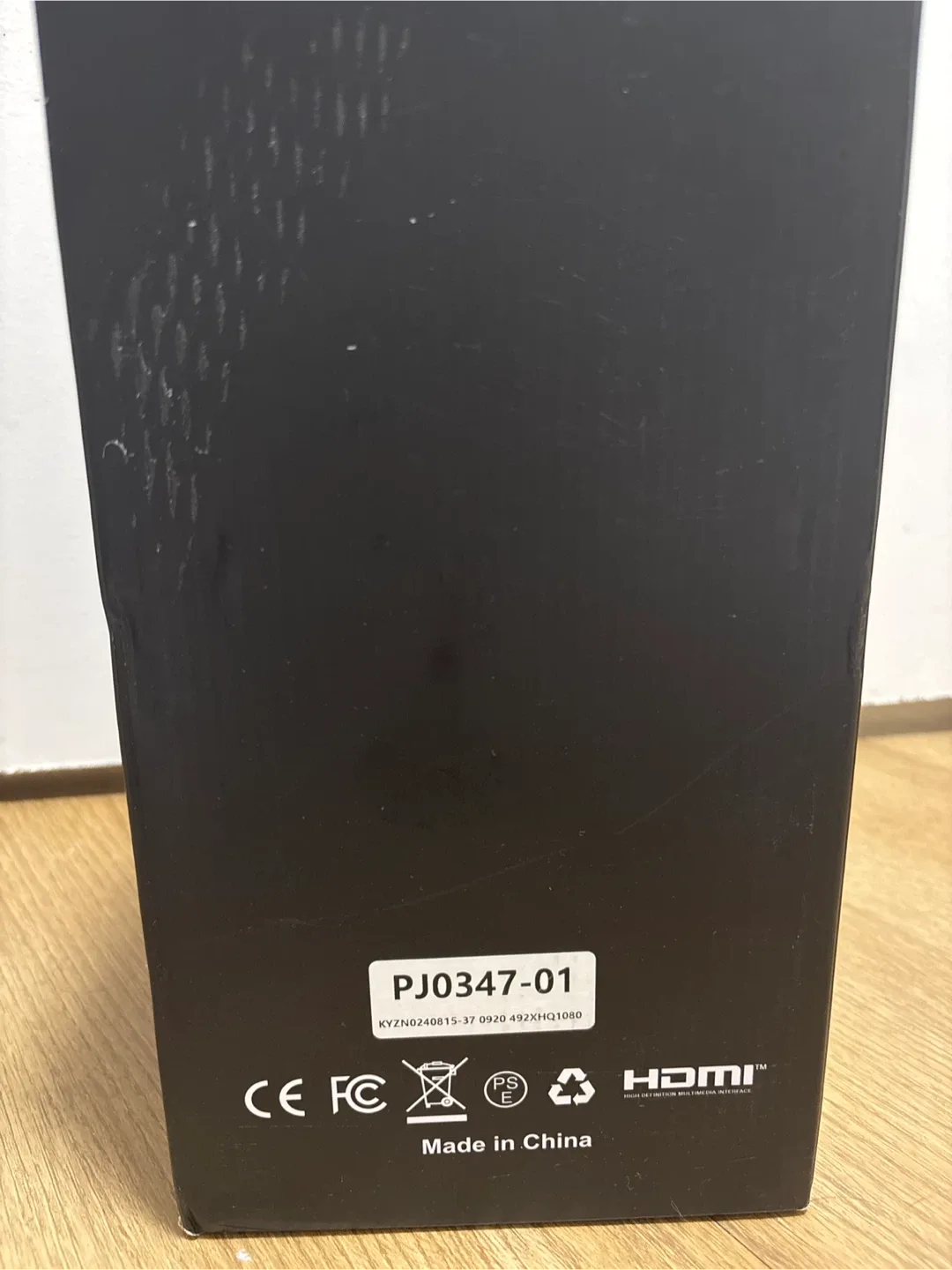 GKLPO Projector - Like New! image indicator(2)