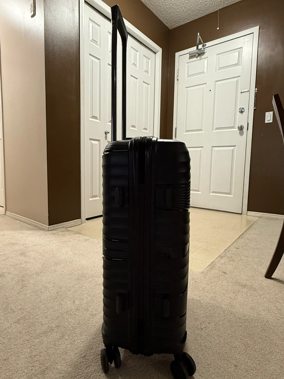Black Hardside Spinner Suitcase - photo 4