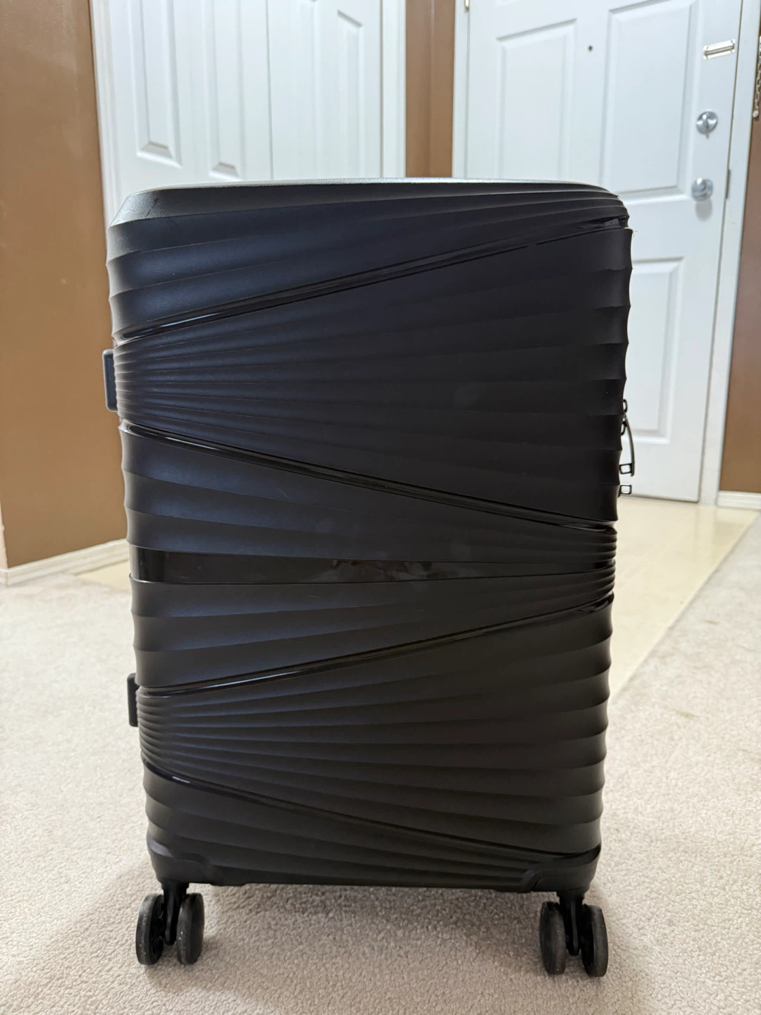 Black Hardside Spinner Suitcase