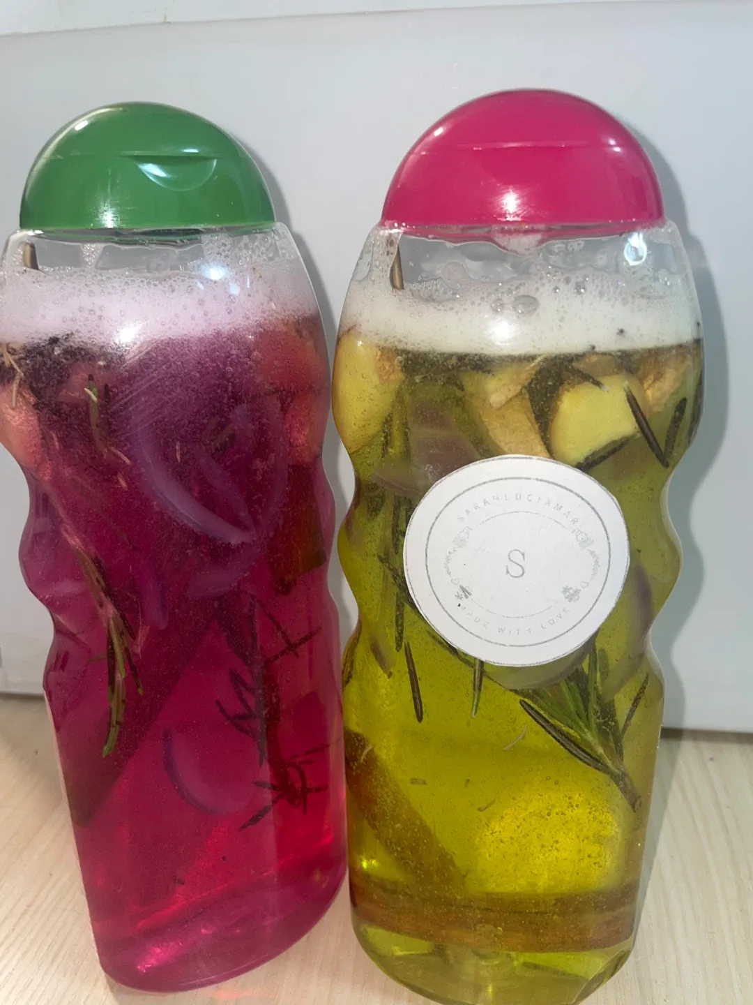 SarahLuciaMadeWithLove natural shampoo image indicator(2)