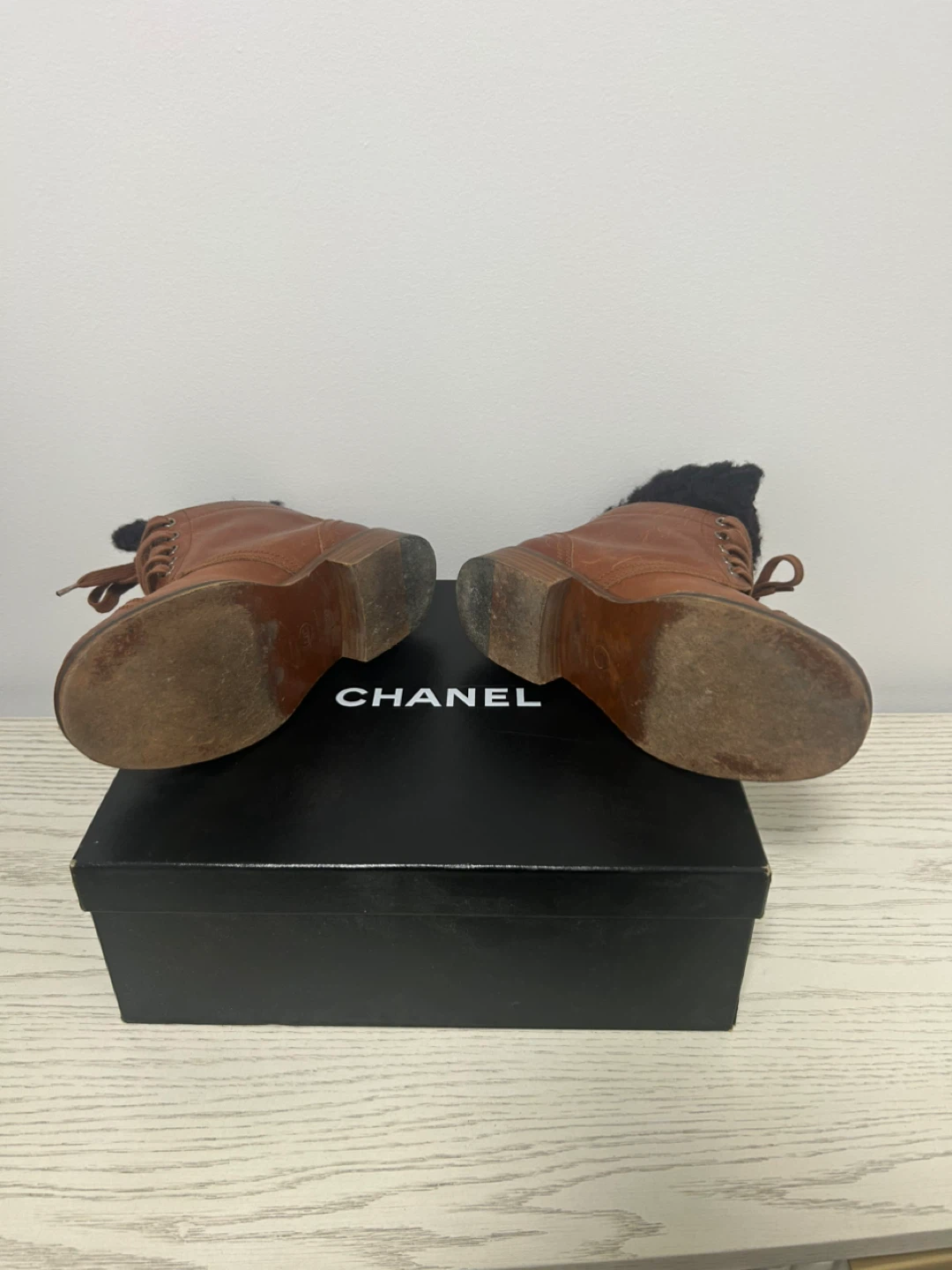 Chanel Brown Leather & Shearling Ankle Boots - photo 3