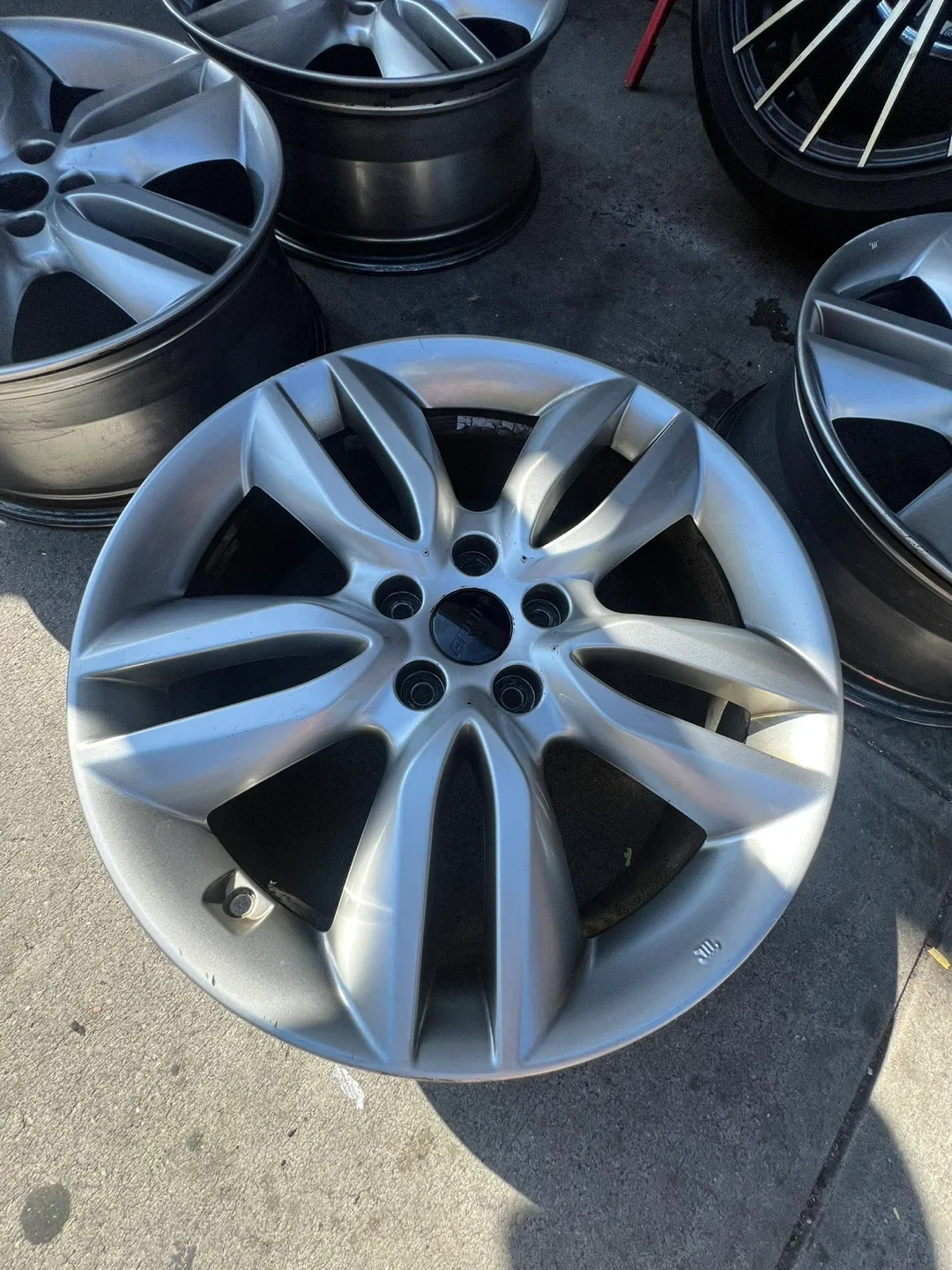 Set of 4 Silver Rims/Wheels image indicator(4)