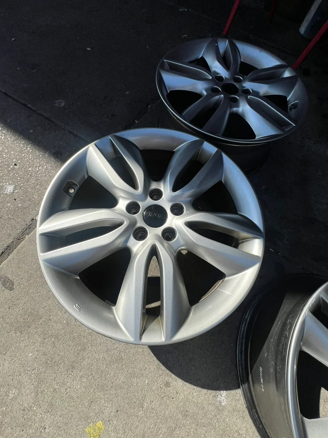 Set of 4 Silver Rims/Wheels image indicator(5)