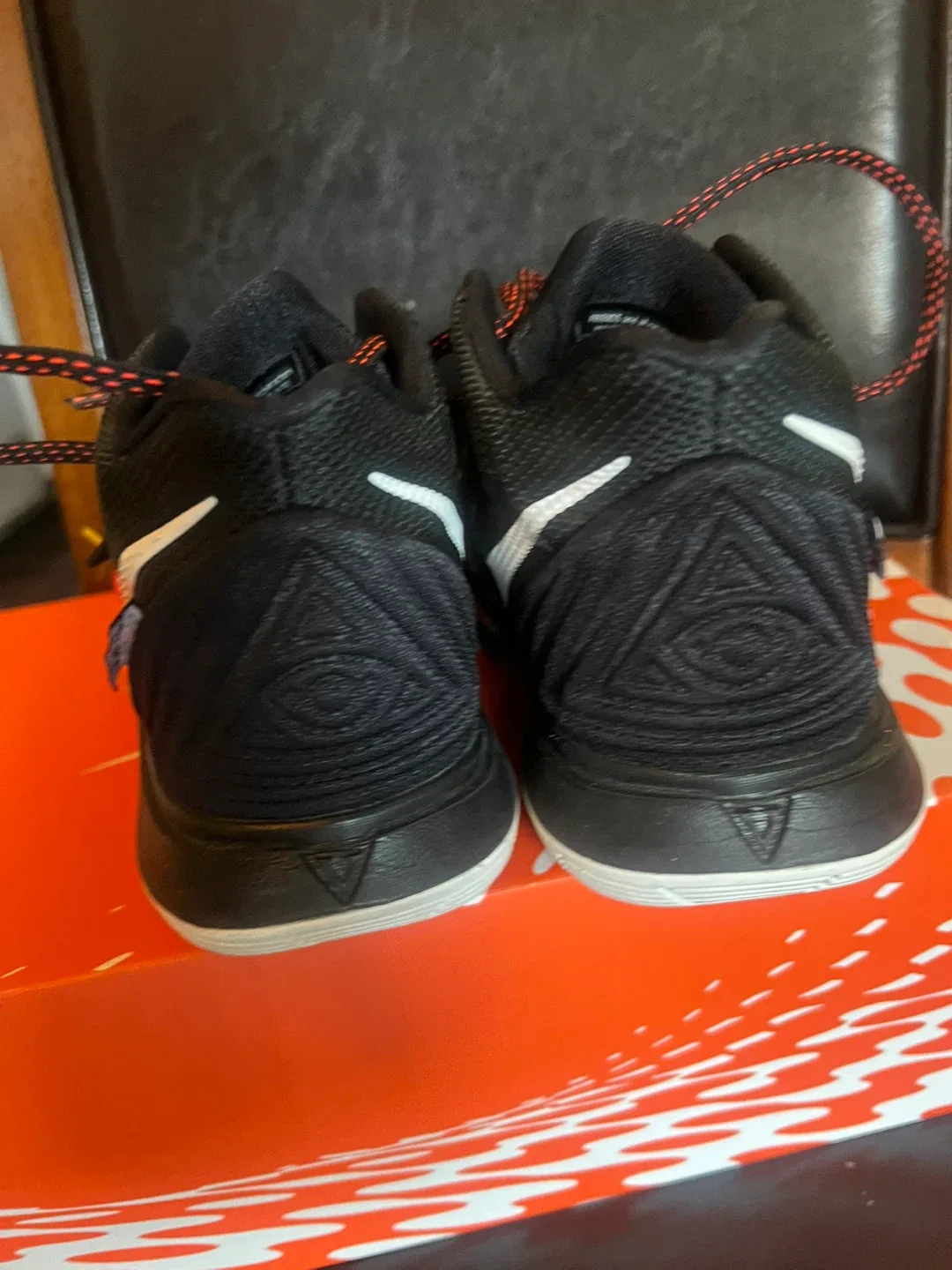 Nike Kyrie 5 'Friends' Black Youth Size 5Y image indicator(6)
