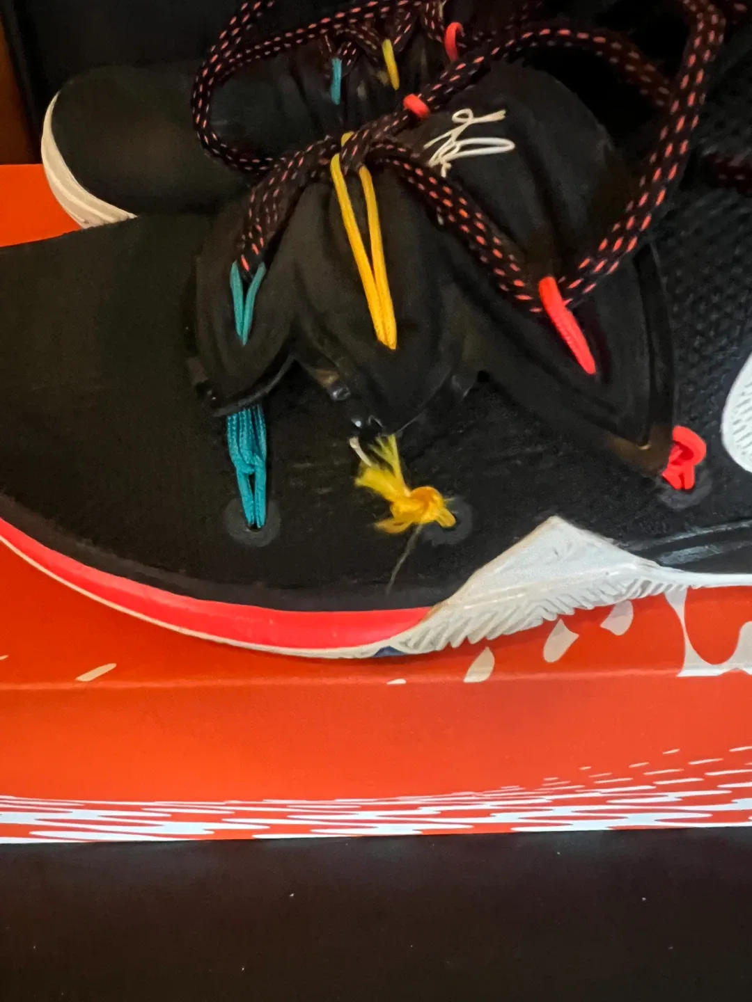 Nike Kyrie 5 'Friends' Black Youth Size 5Y image indicator(2)