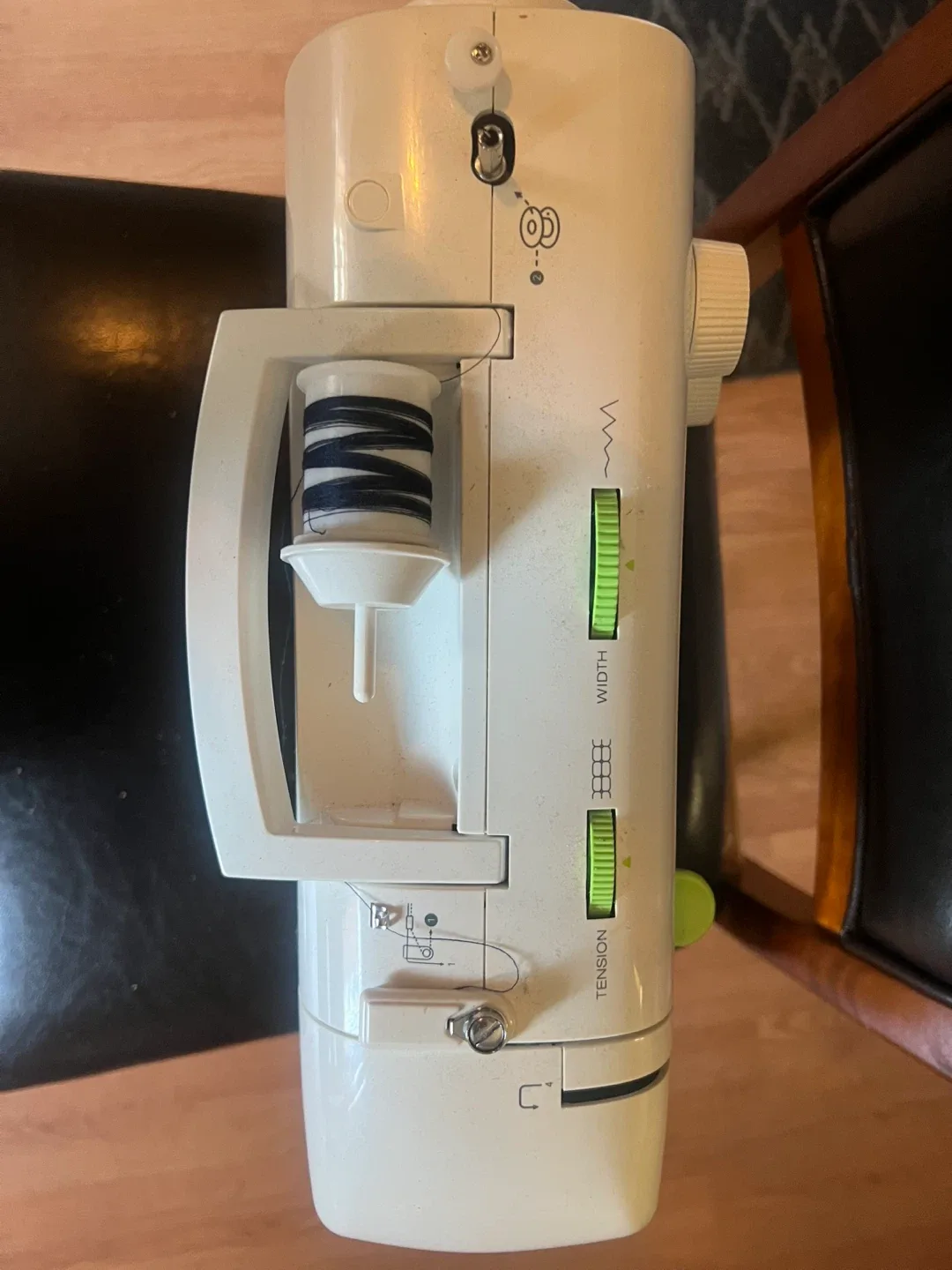 Singer Esteem II Sewing Machine image indicator(4)