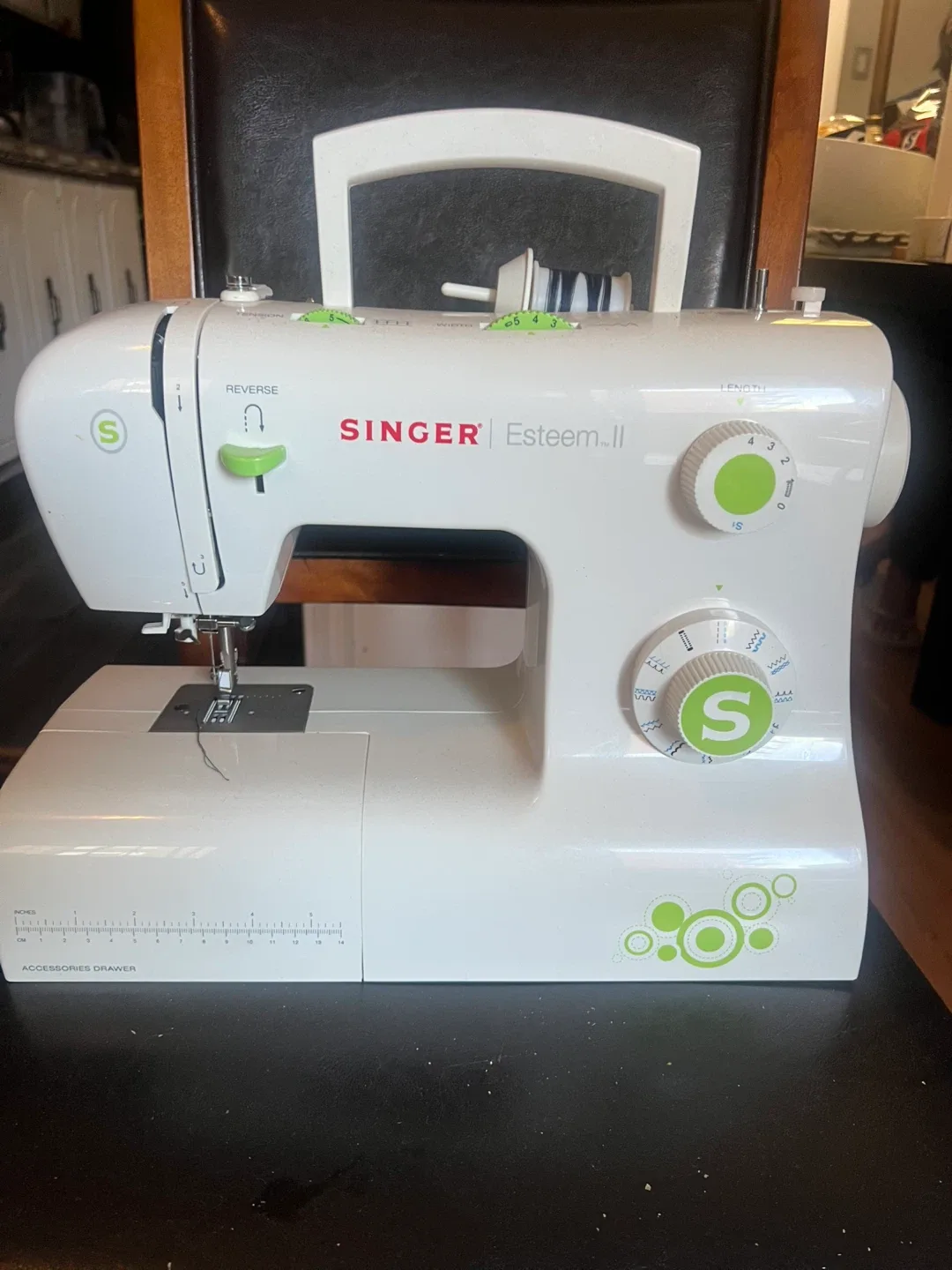 Singer Esteem II Sewing Machine image indicator(2)