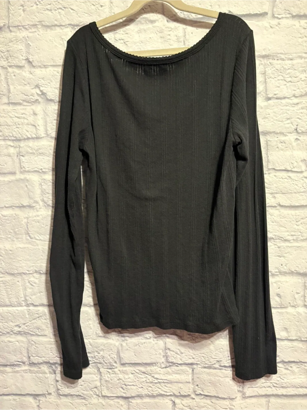 American Eagle Black Long Sleeve Top - Size M image indicator(2)