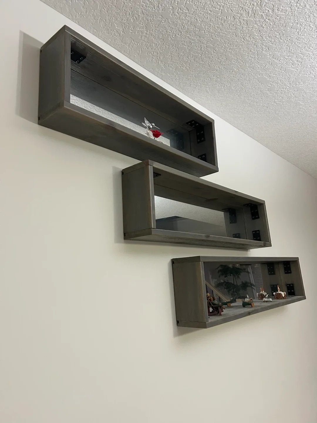 Set of 3 floating with mirror Shelves thumbnail