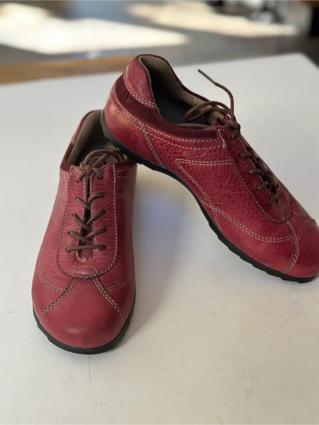 Ecco Red Leather Sneakers SIze: EUR 36/US5-5.5 image indicator(3)