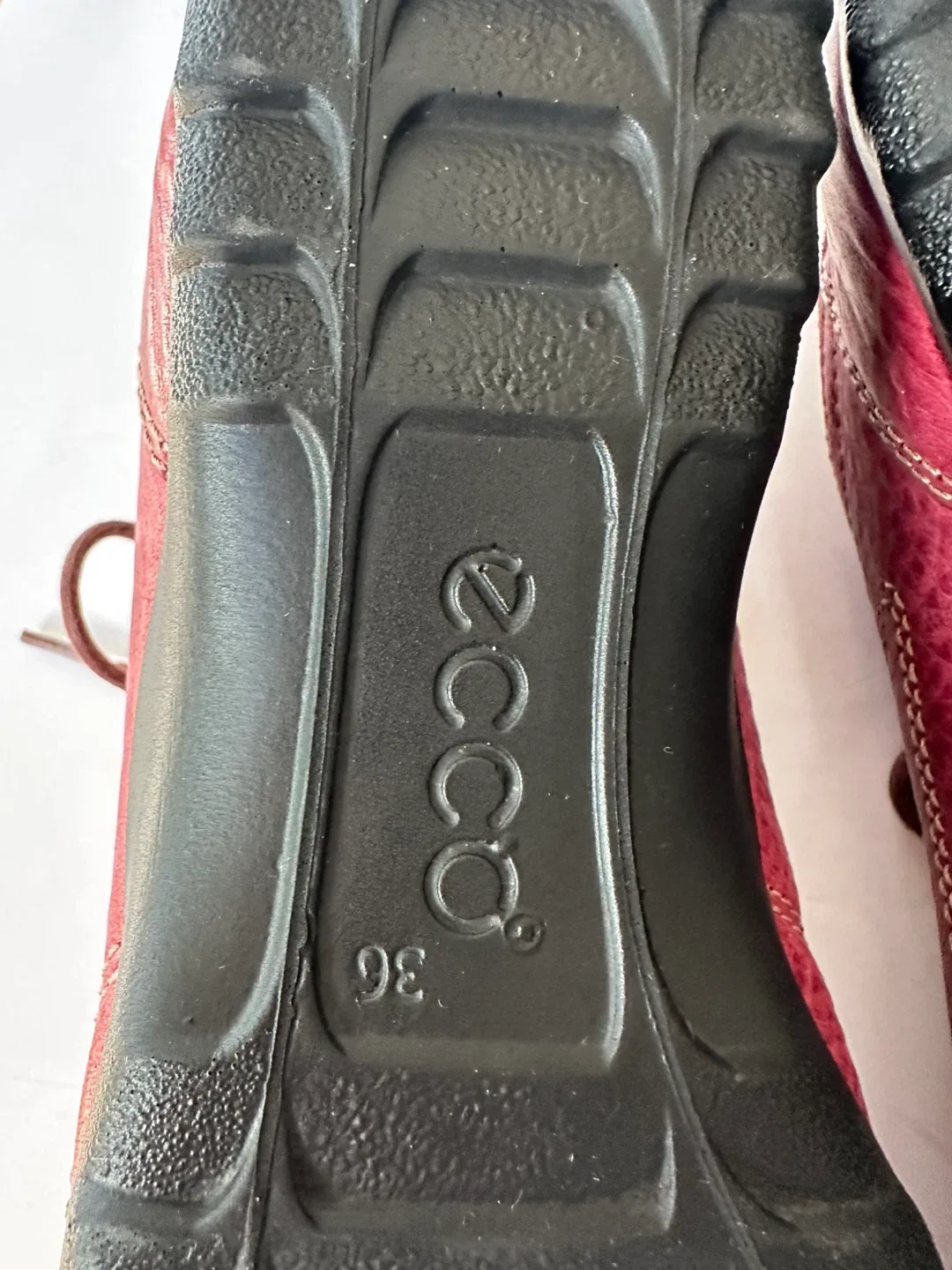 Ecco Red Leather Sneakers SIze: EUR 36/US5-5.5 image indicator(8)