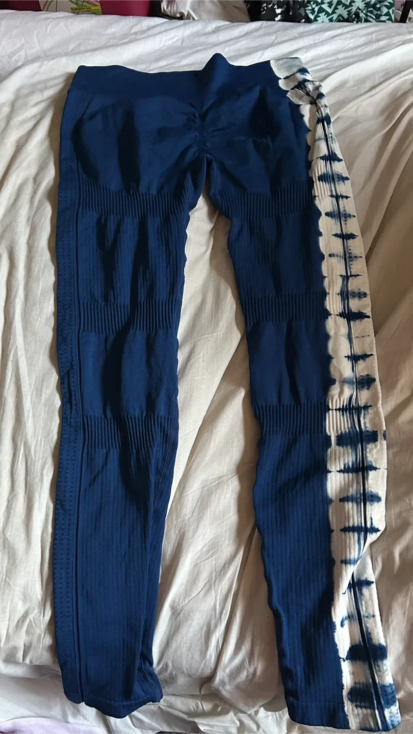 Blue Tie-Dye Leggings image indicator(2)