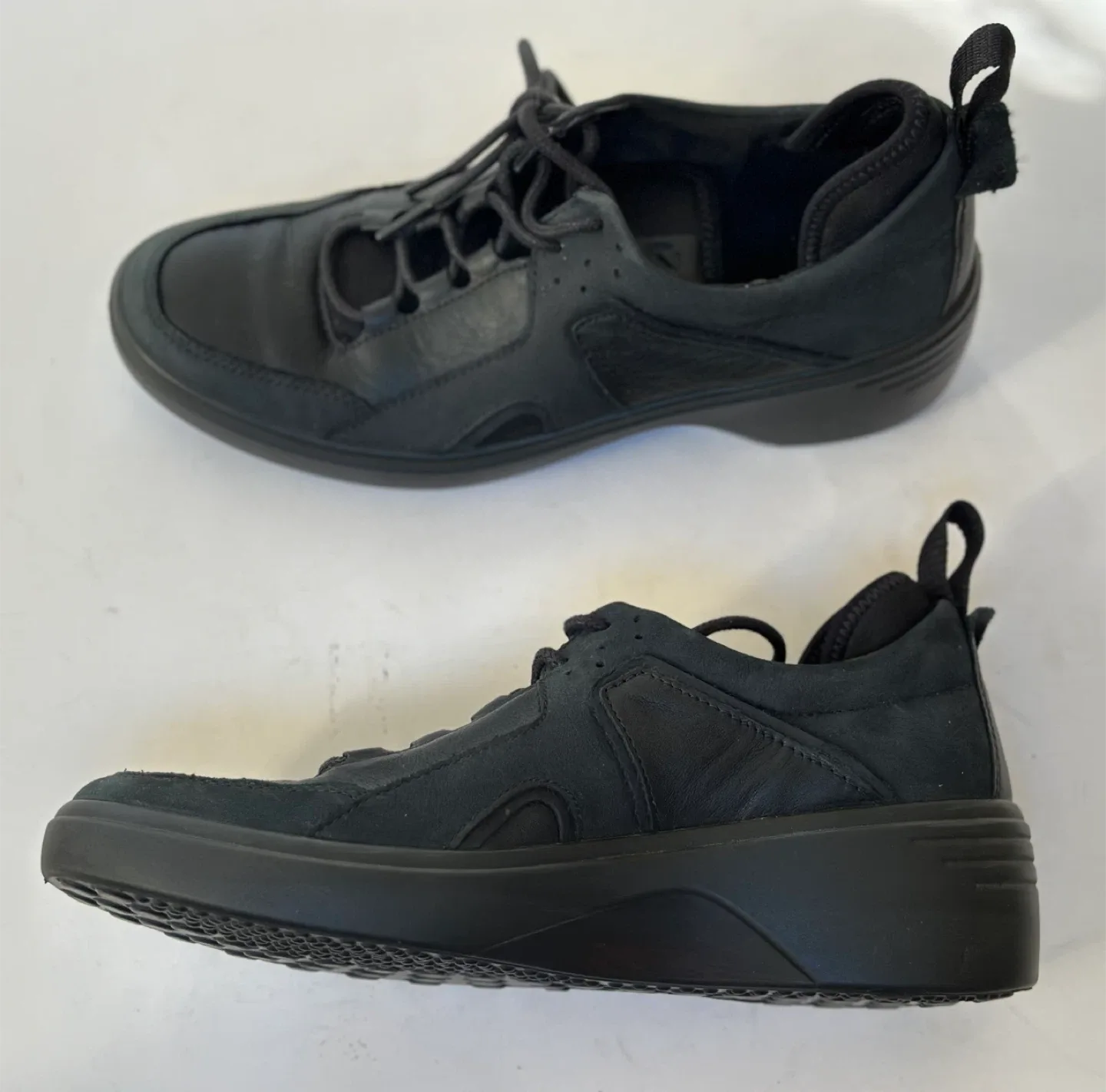 Ecco  Leather Sneakers, Extra Width size: EUR 39/US 8-8.5 image indicator(7)