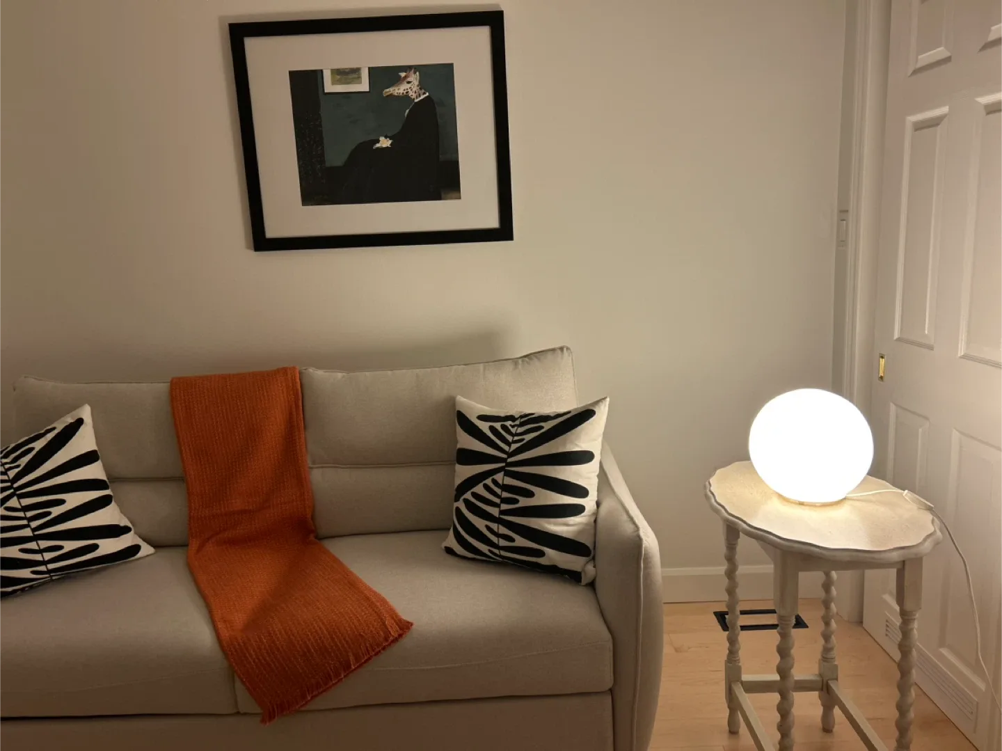 Beautiful, Bright & Modern Lamp image indicator(2)