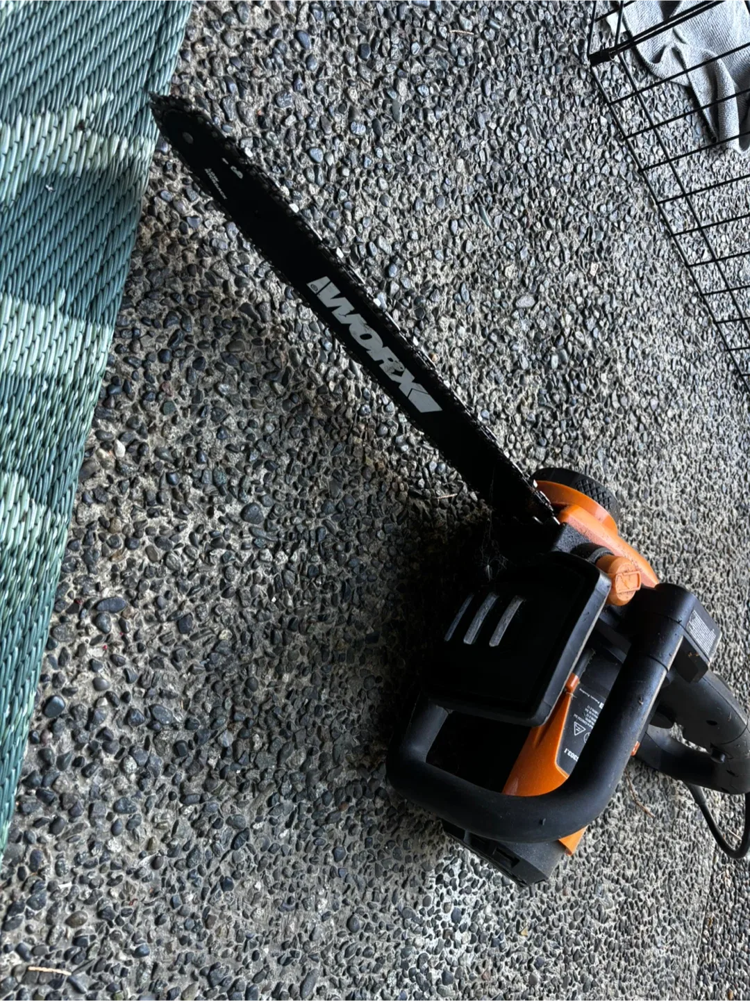 Worx WG303.1 Electric Chainsaw - 16 inch image indicator(2)