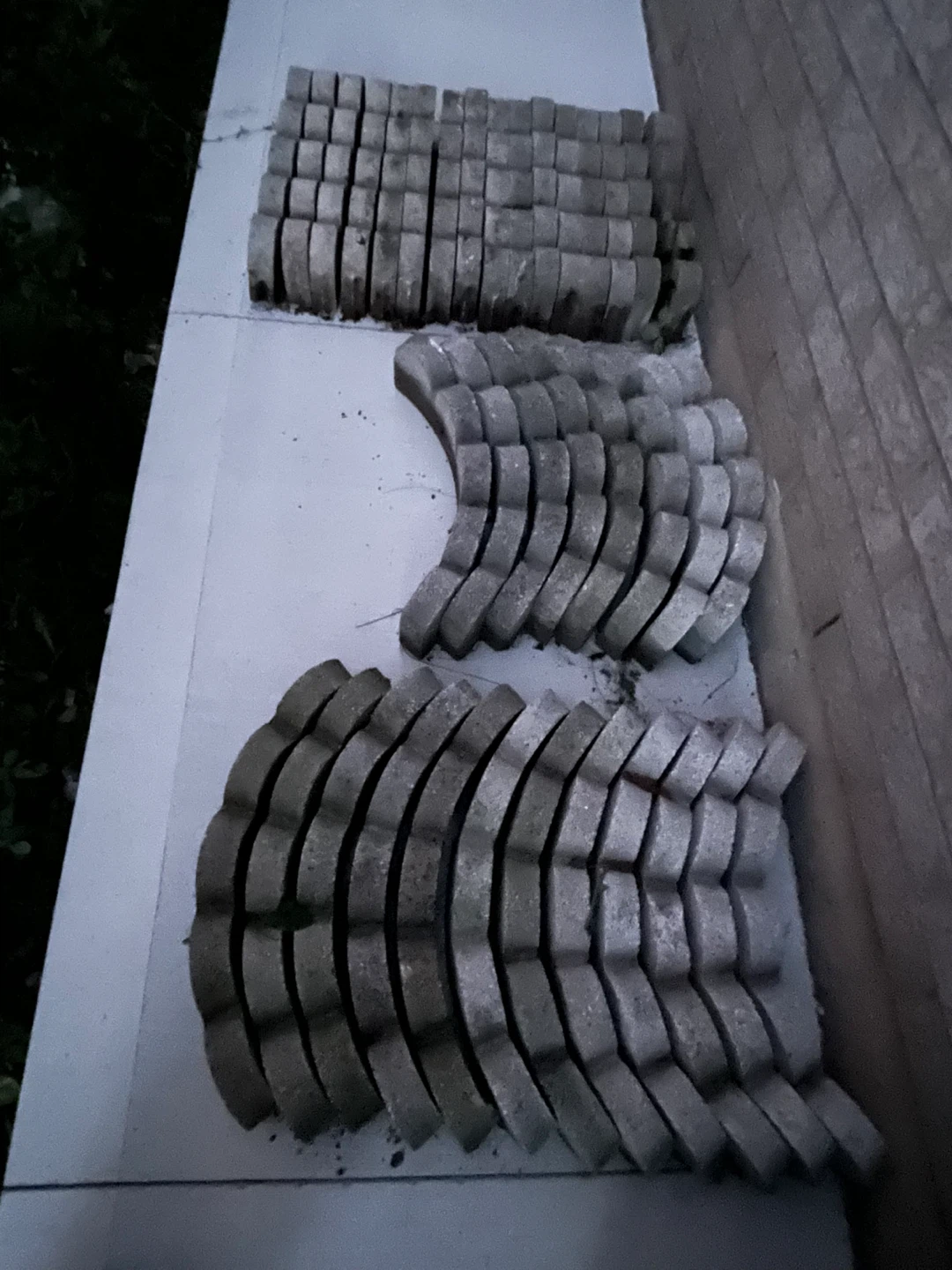 Oldcastle Scalloped Lawn-edges - Straight  & Curved - $3 Each - photo 2