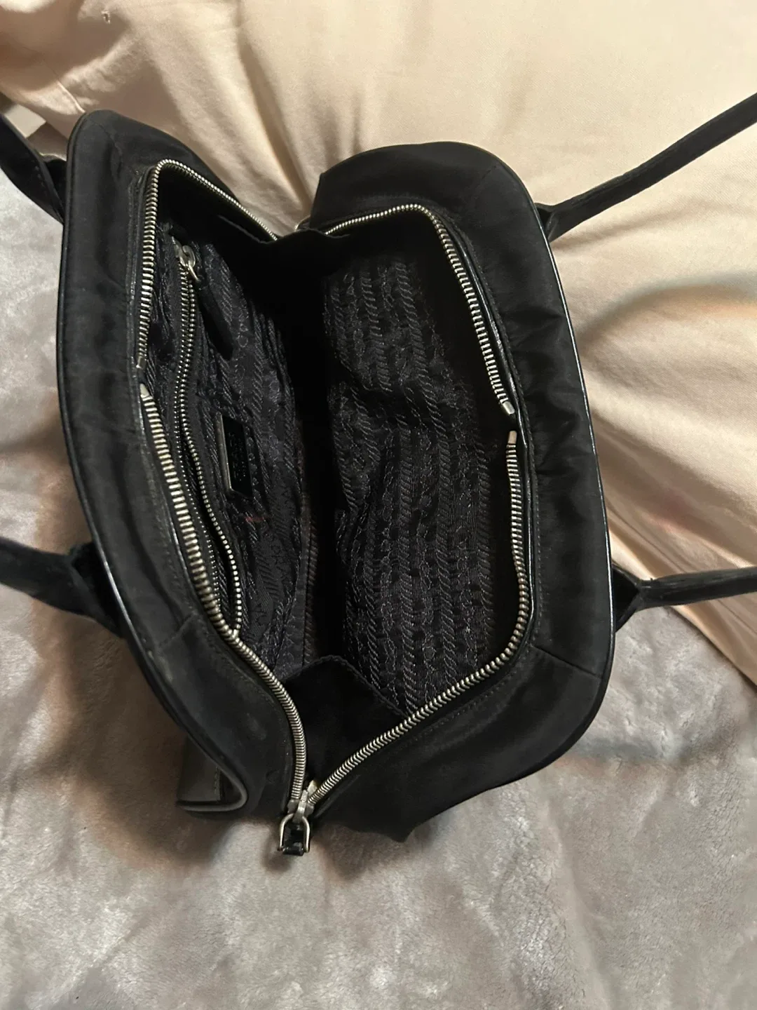 Prada Black Handbag image indicator(5)