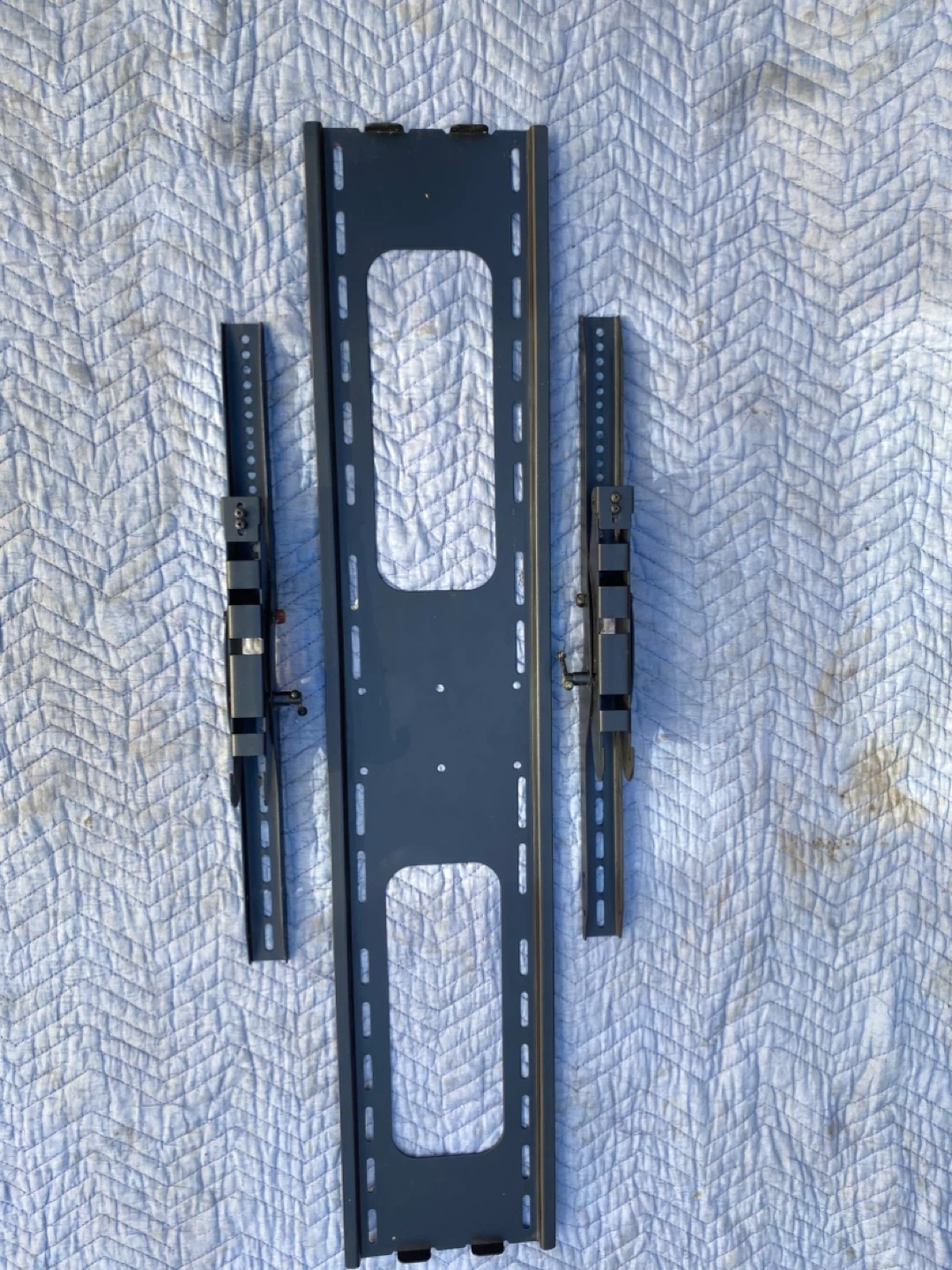 Tyzer LT225 Wall Mount - Holds up to 3 lb - photo 4