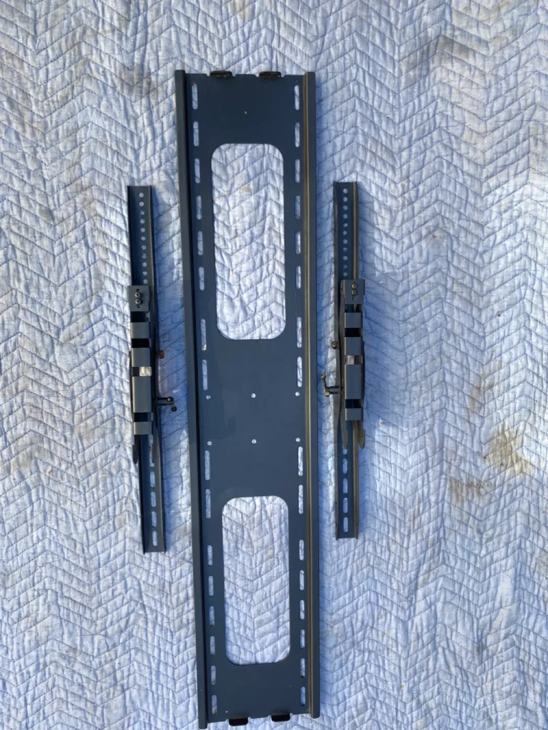 Tyzer LT225 Wall Mount - Holds up to 3 lb image indicator(4)