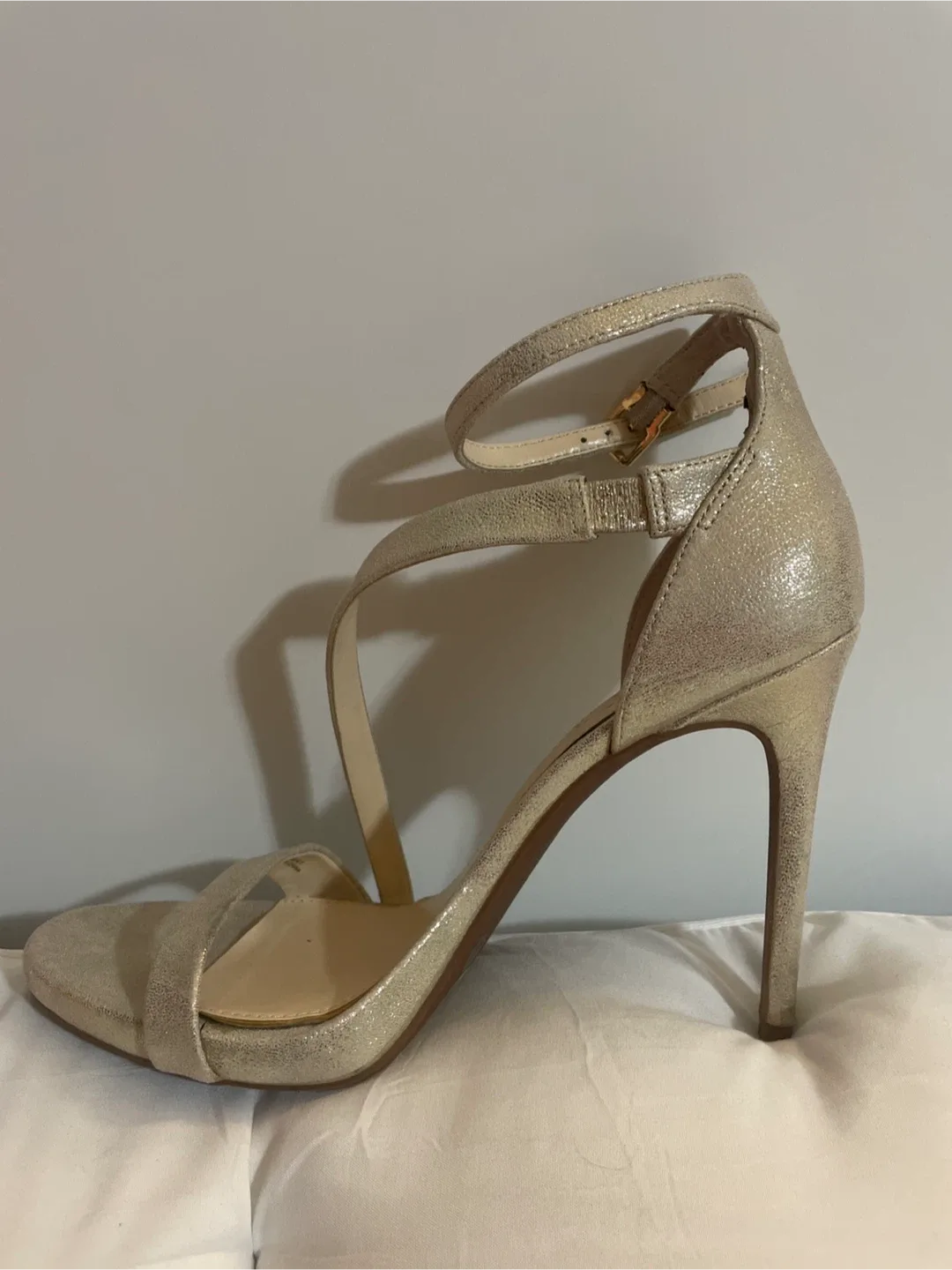Jessica Simpson Rayli2 Gold Heels - Size 9.5 image indicator(3)