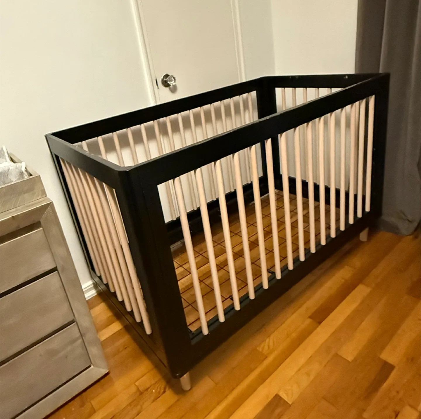 Black Crib image indicator(2)