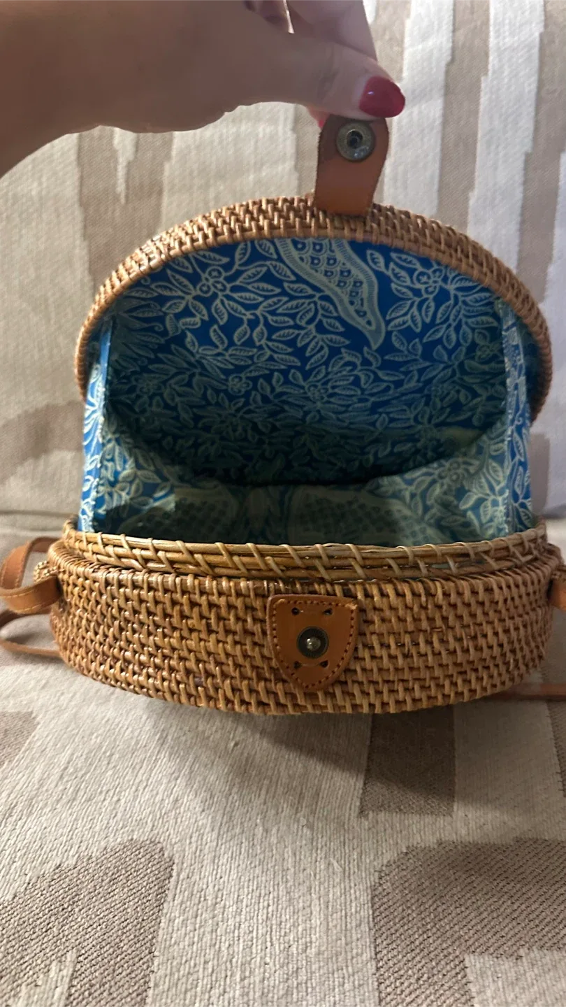 Rattan Circle Crossbody Bag image indicator(2)