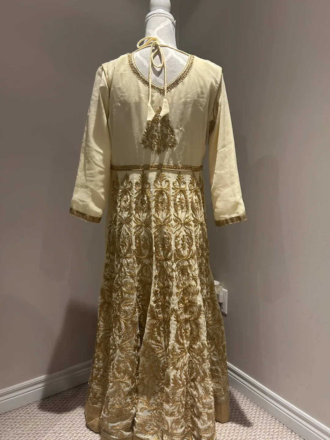 Cream & Gold Embroidered Salwar Kameez image indicator(2)