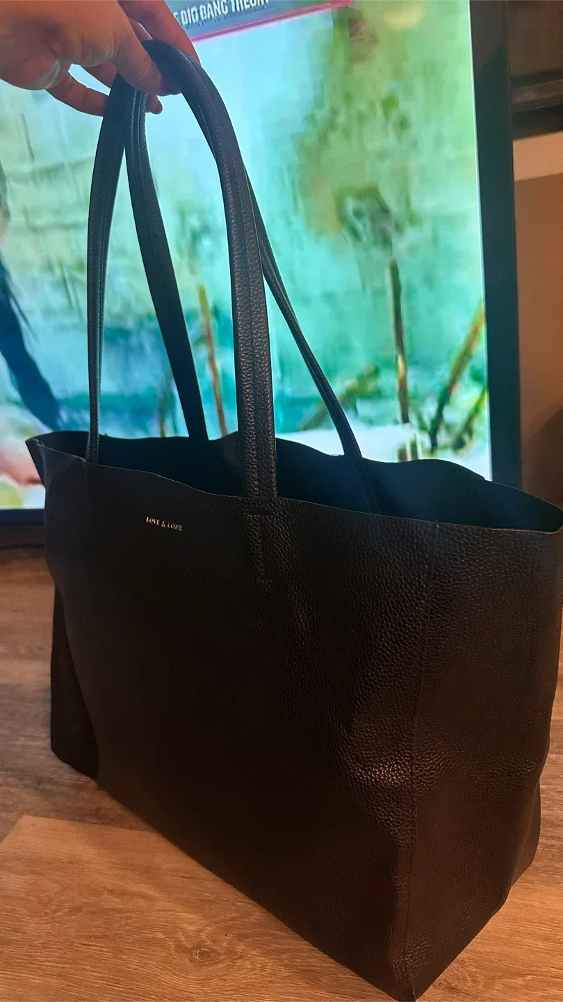 Matt & Nat Black Tote Bag image indicator(2)